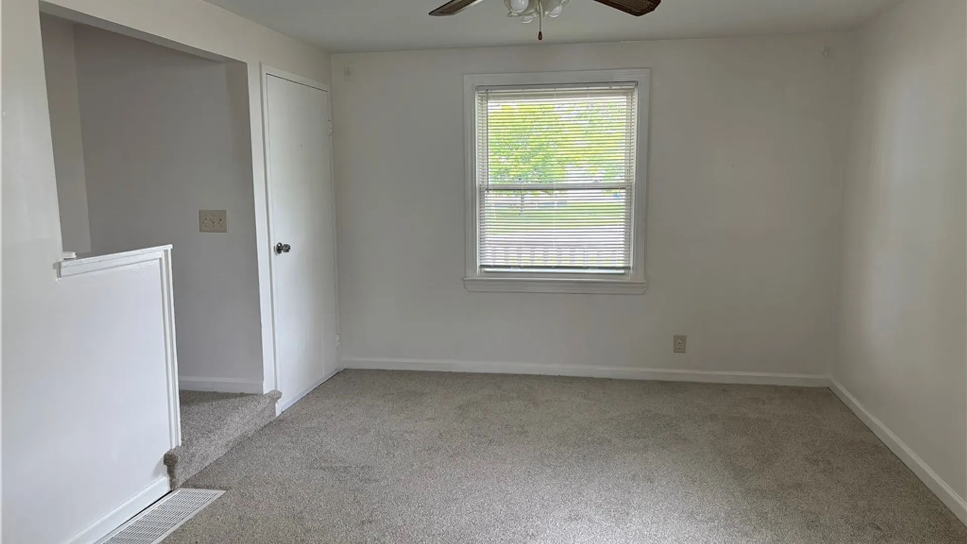 Property at 54 Carl Road, Grand Island, NY 14072 5