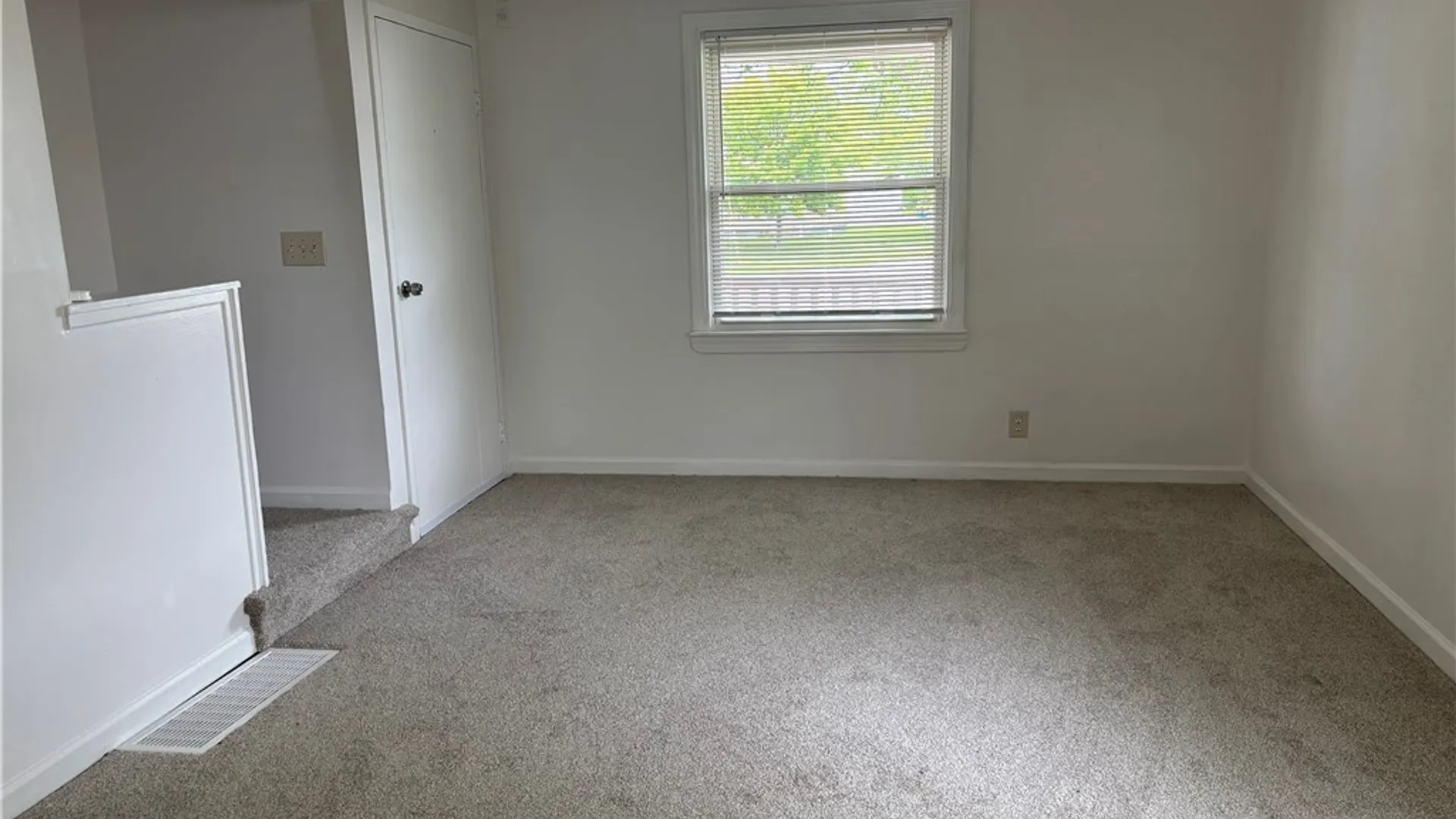 Property at 54 Carl Road, Grand Island, NY 14072 6