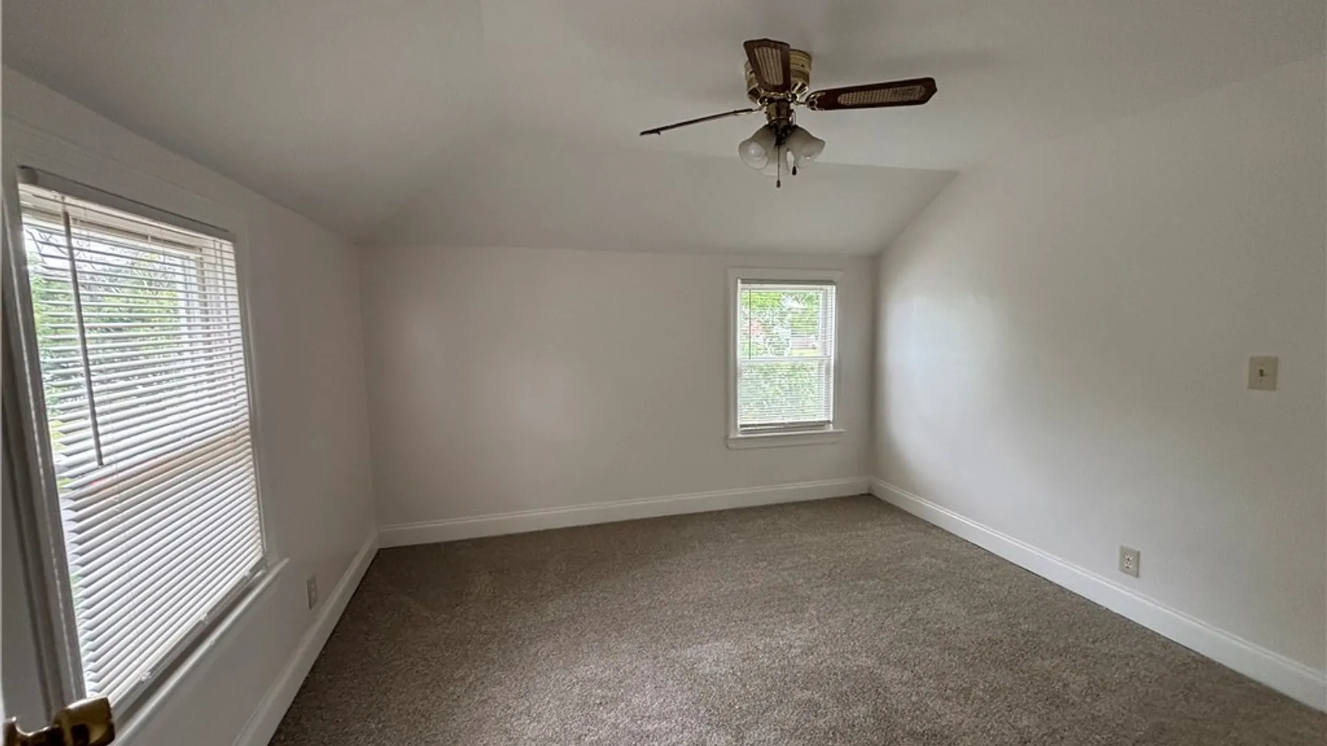 Property at 54 Carl Road, Grand Island, NY 14072 10