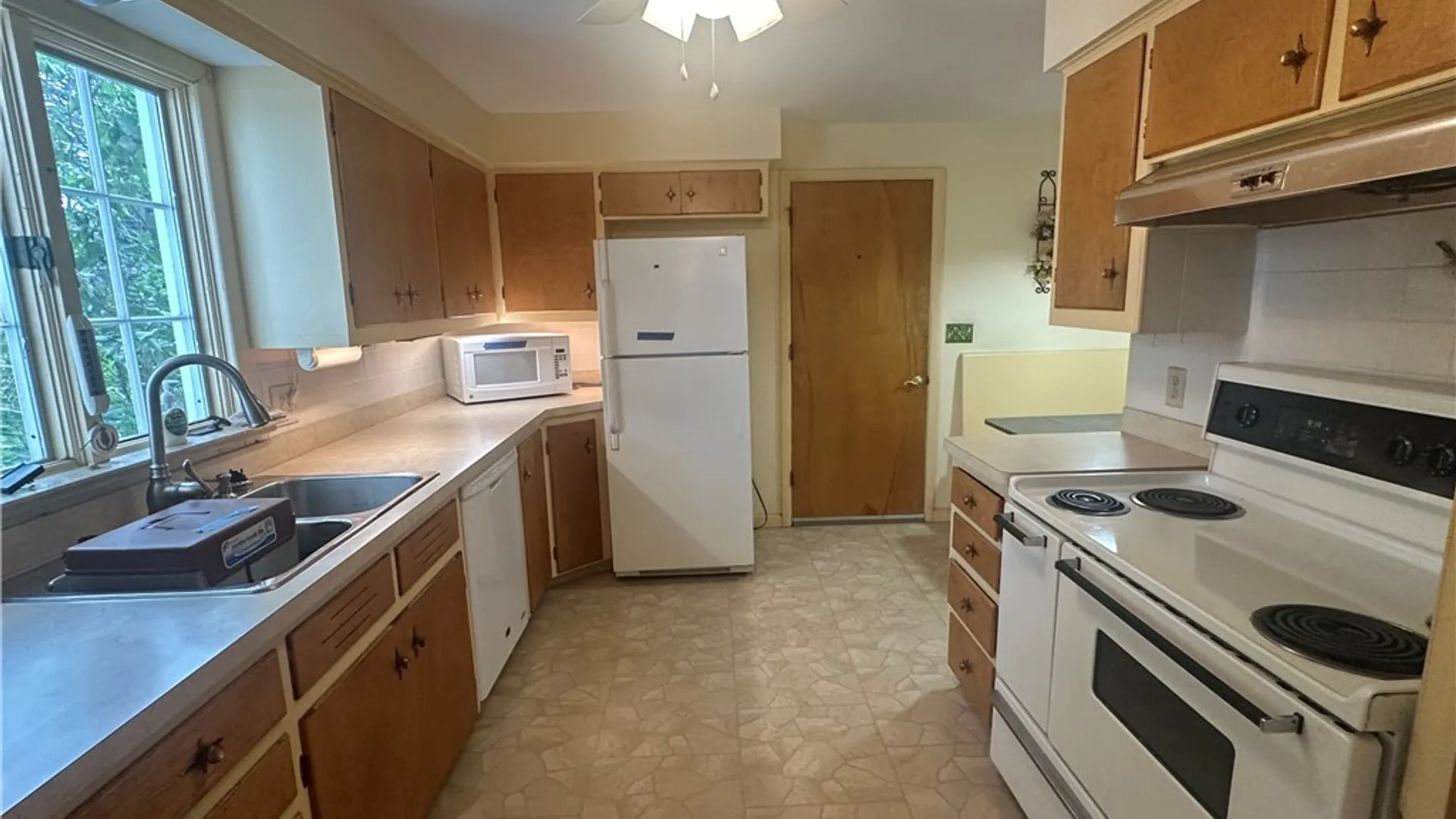 Property at 51 Robert Road, Penfield, NY 14526 11