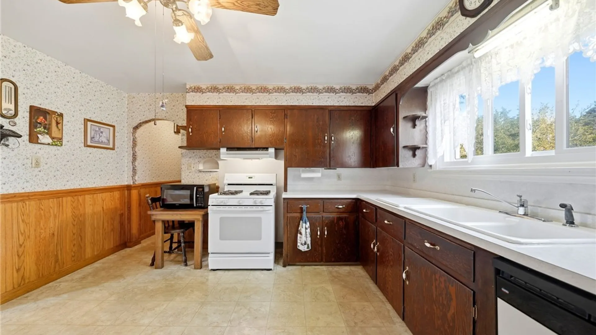Property at 7304 Michael Road, Orchard Park, NY 14127 20