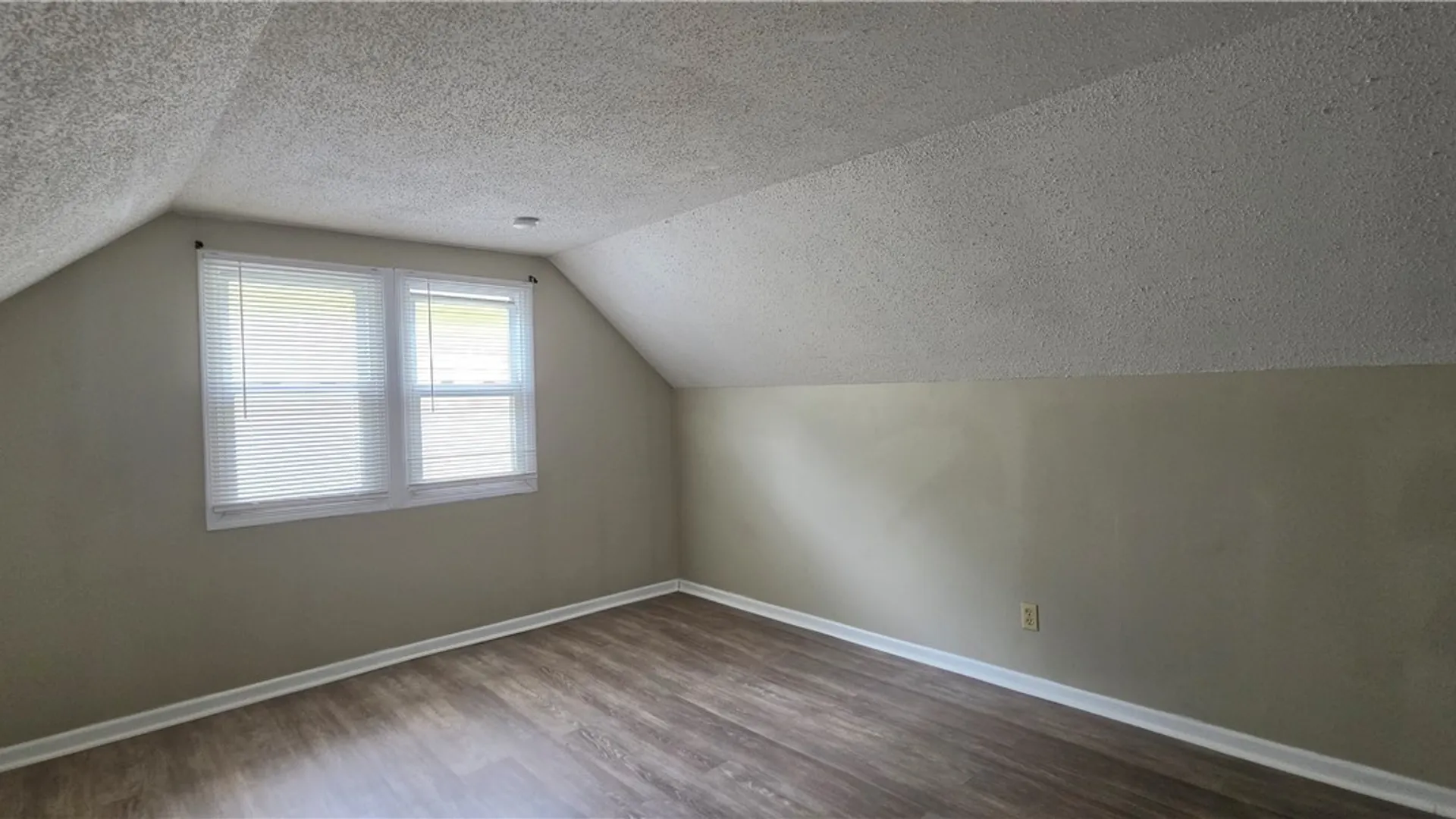 Property at 39 Grove Avenue, Lockport City, NY 14094 22