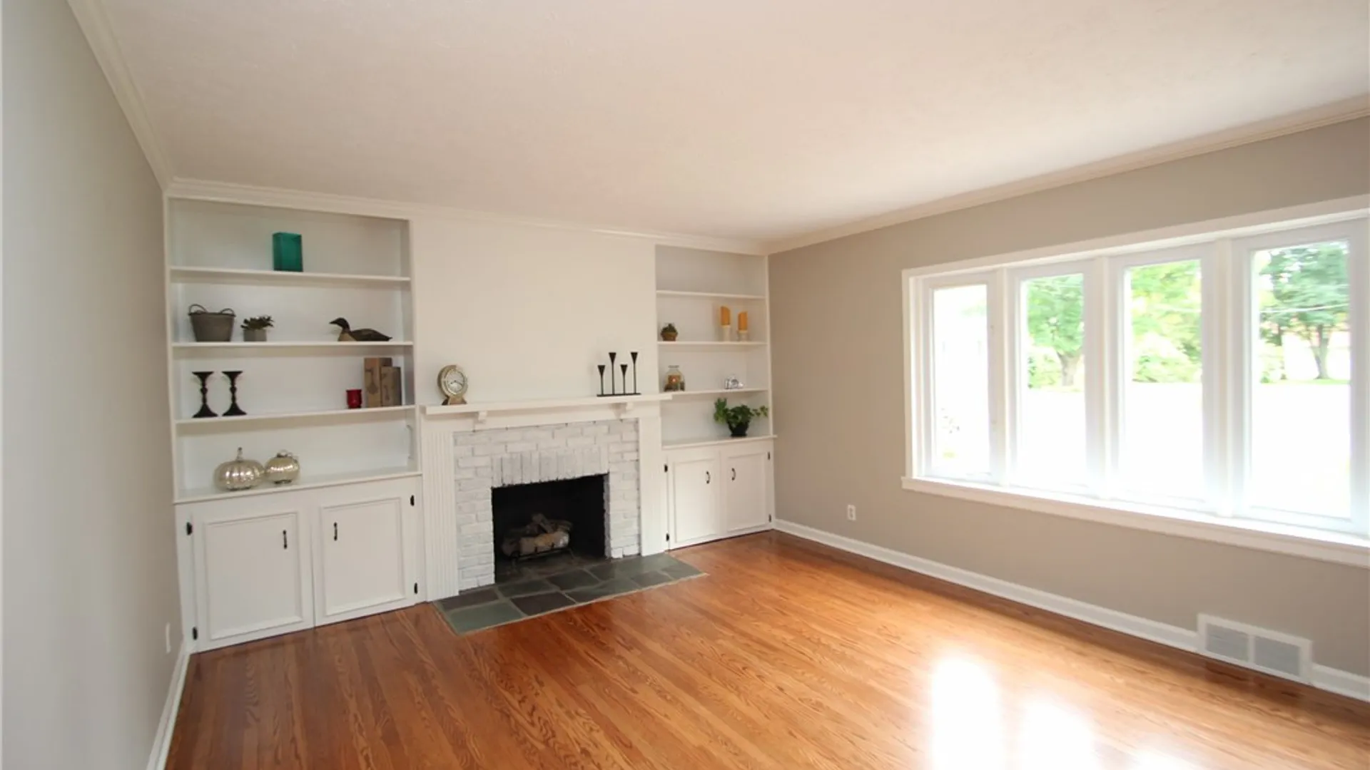 Property at 5 Spruce Lane, Pittsford, NY 14534 10