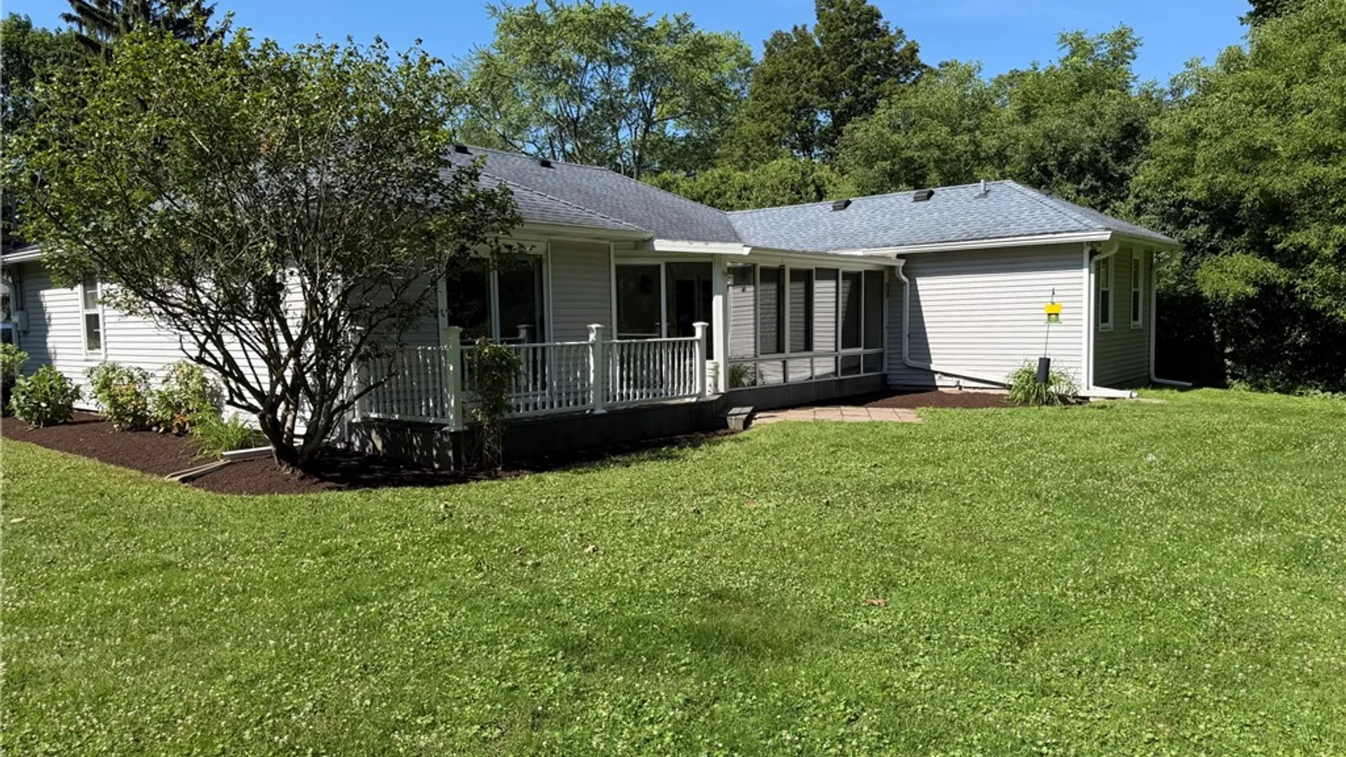 Property at 5 Spruce Lane, Pittsford, NY 14534 20