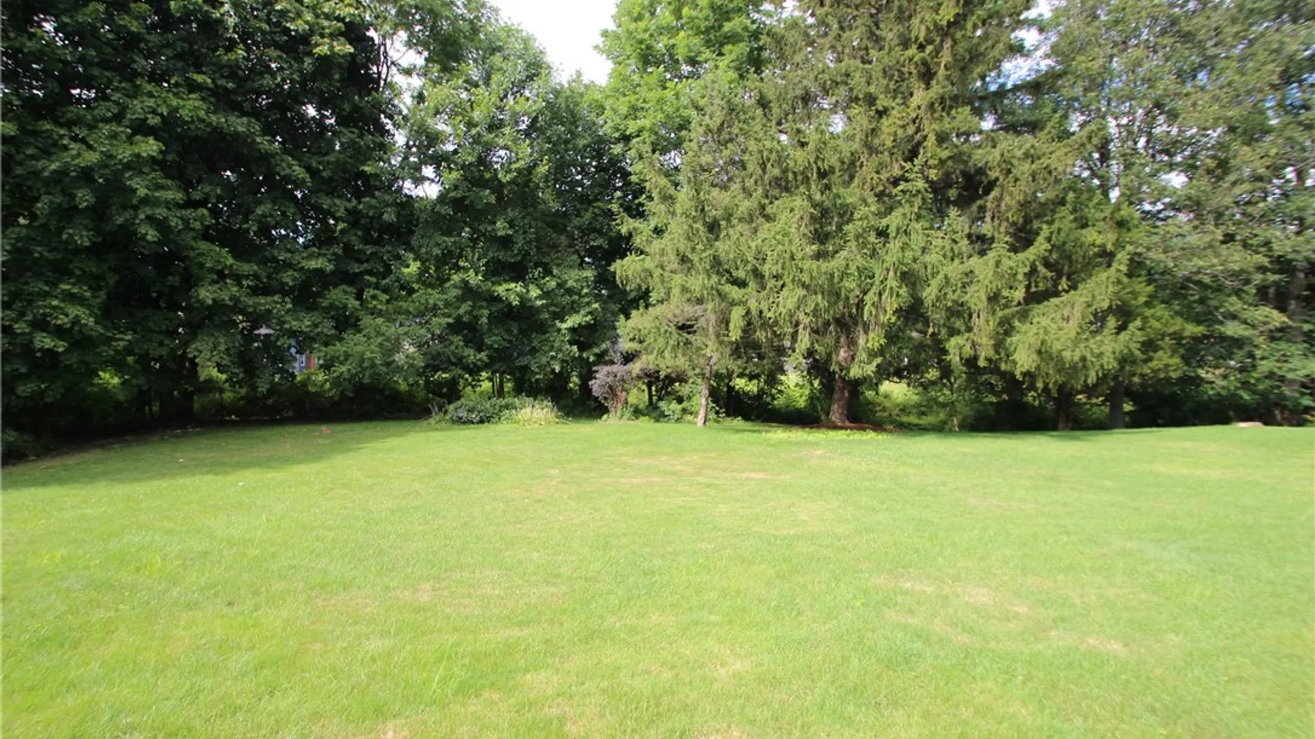 Property at 5 Spruce Lane, Pittsford, NY 14534 25