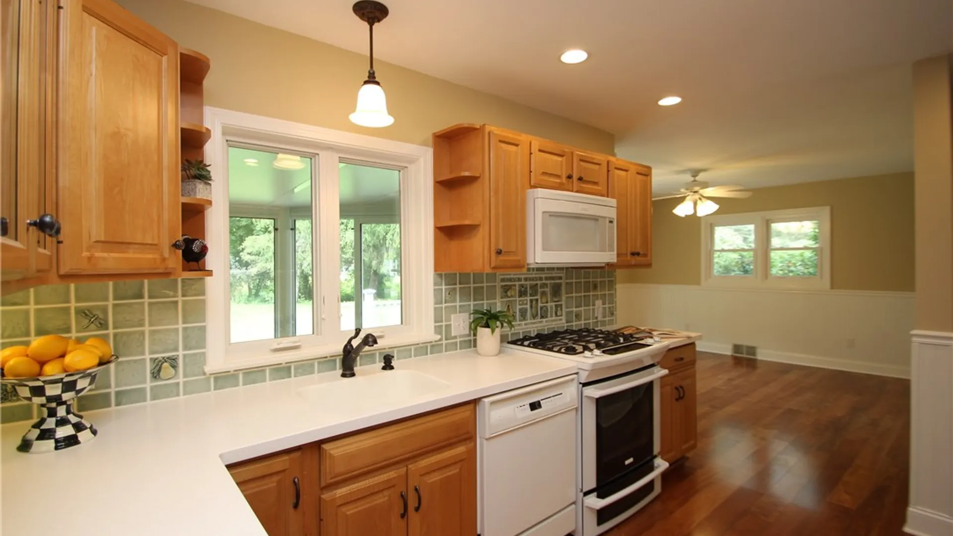 Property at 5 Spruce Lane, Pittsford, NY 14534 7