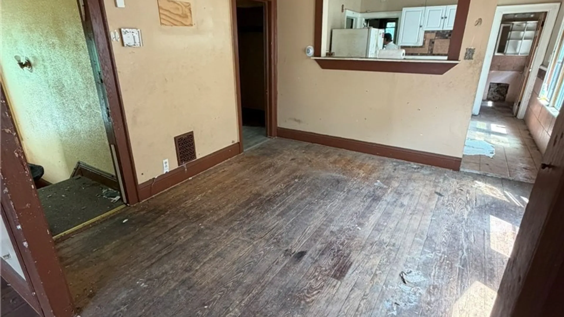 Property at 308 Northland Avenue, Buffalo, NY 14208 4