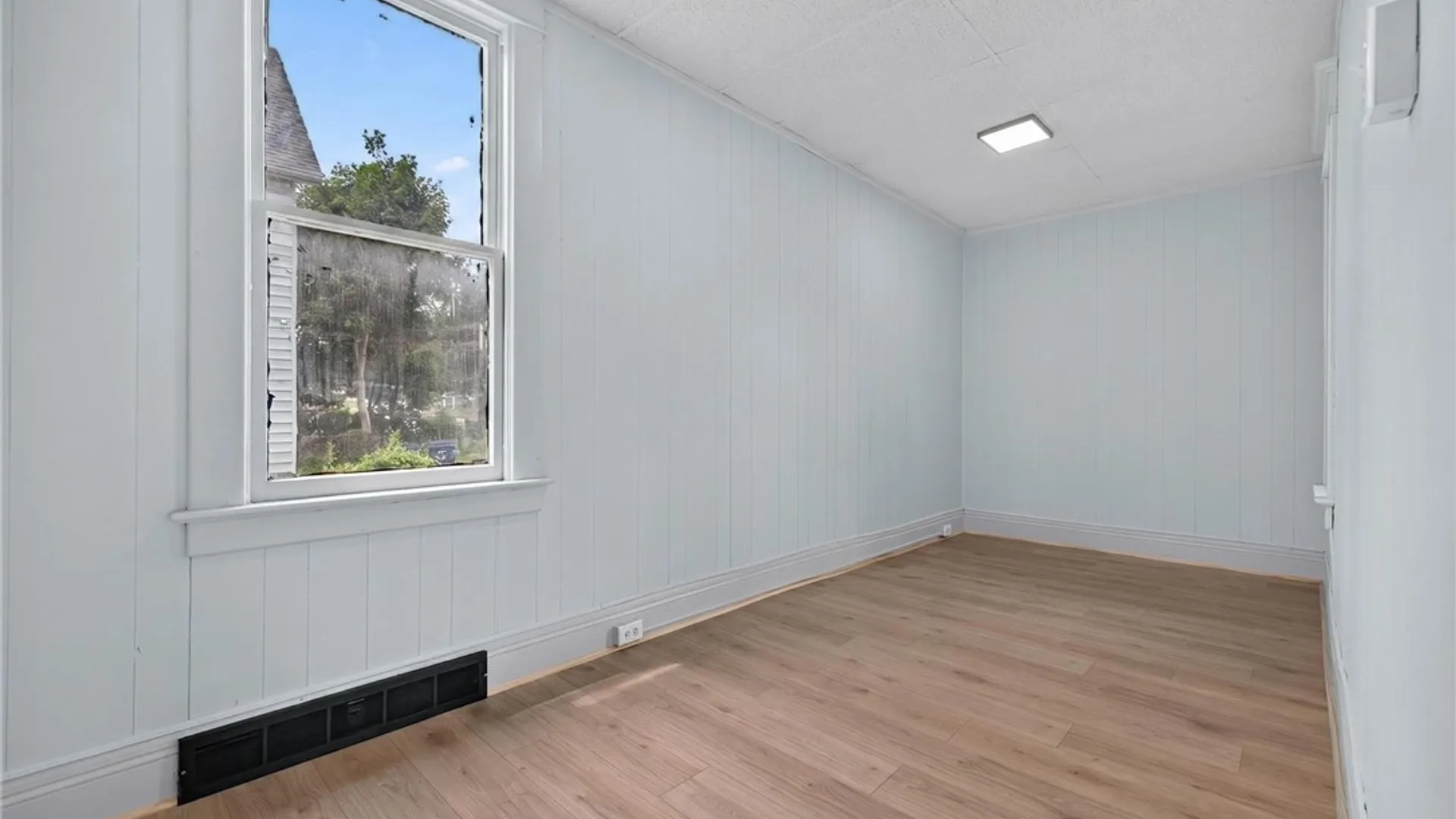 Property at 220 E Delavan Avenue, Buffalo, NY 14208 16