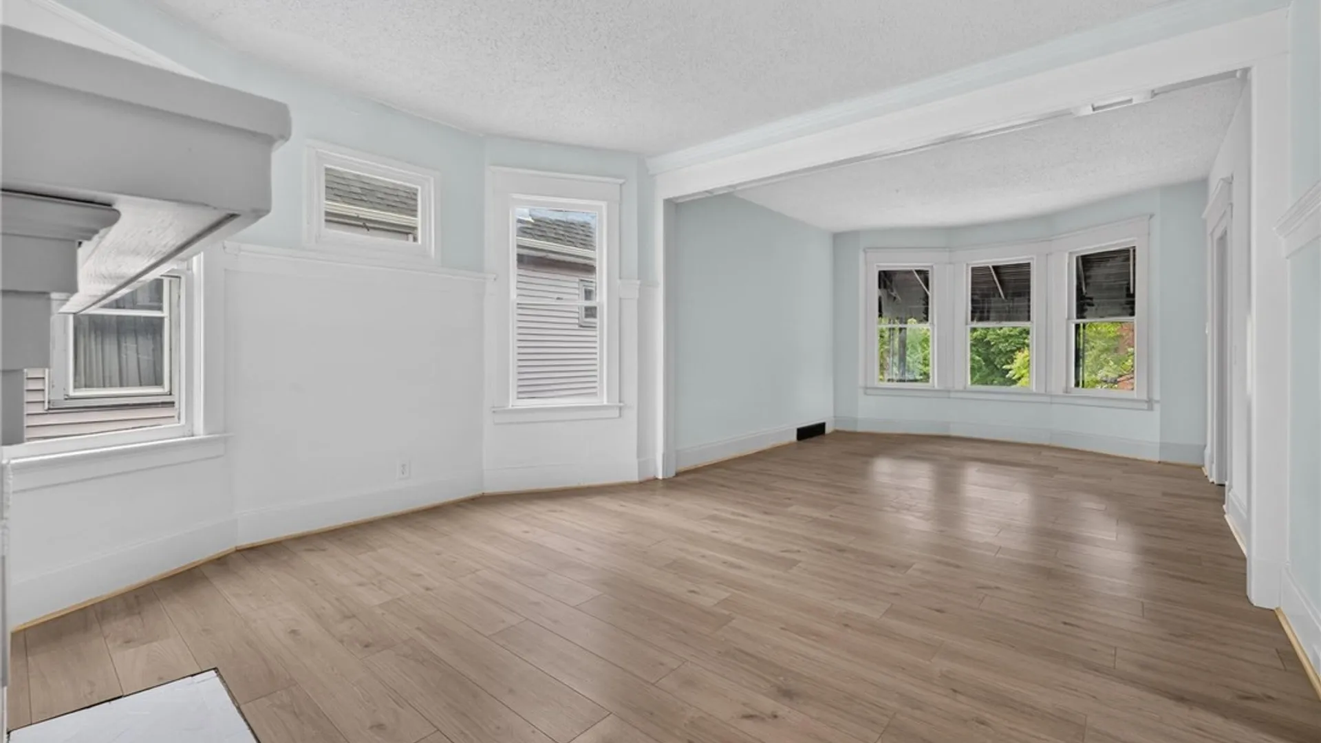 Property at 220 E Delavan Avenue, Buffalo, NY 14208 23