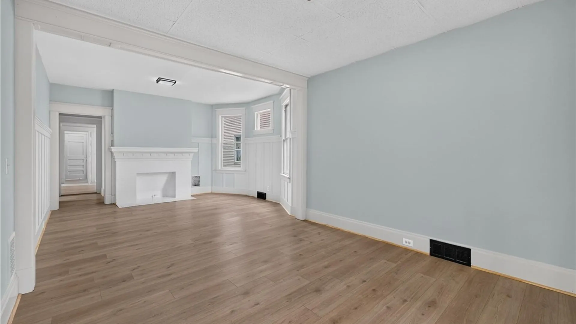 Property at 220 E Delavan Avenue, Buffalo, NY 14208 9