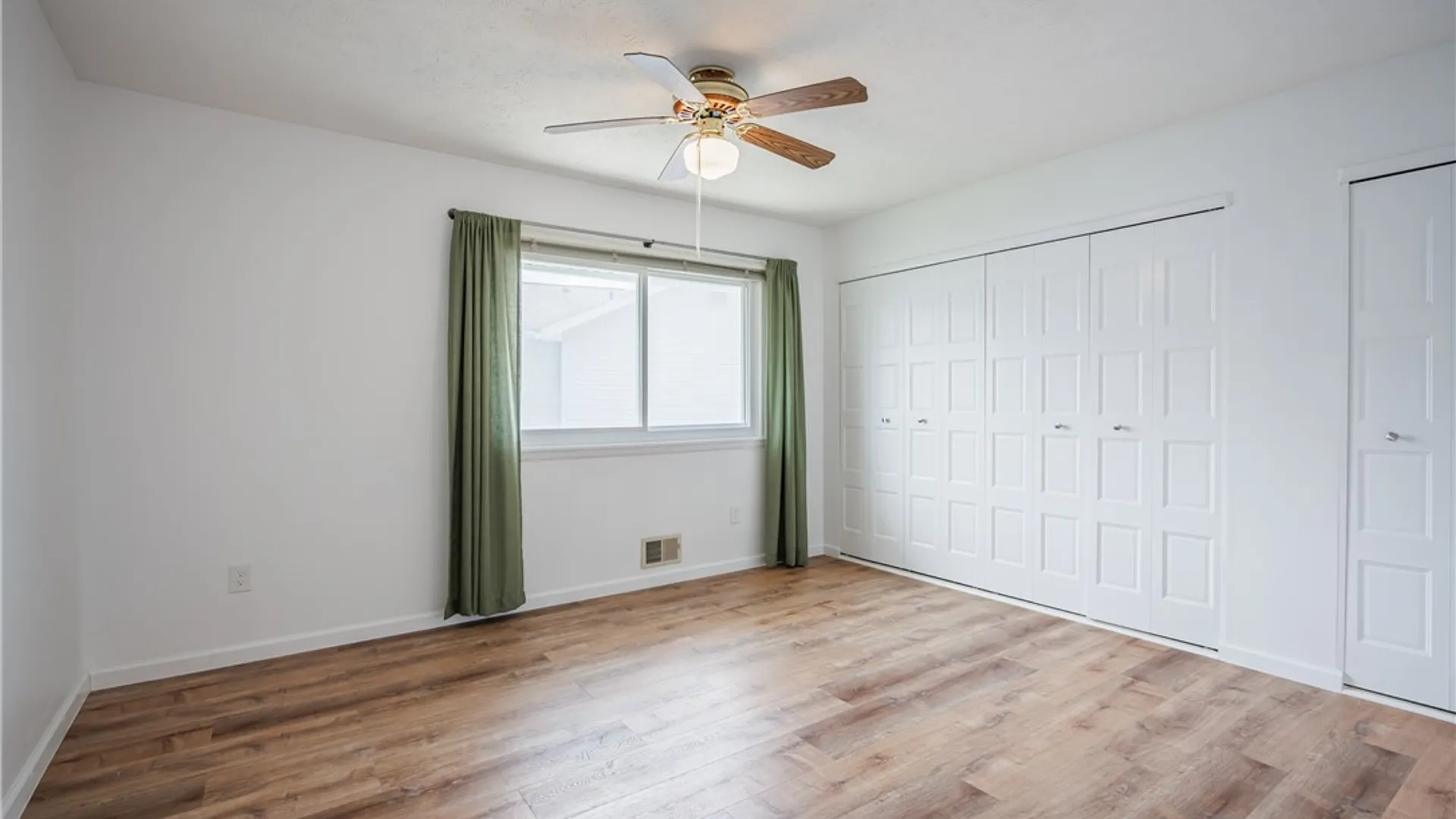 Property at 678 Eastbrooke Lane, Brighton, NY 14618 23
