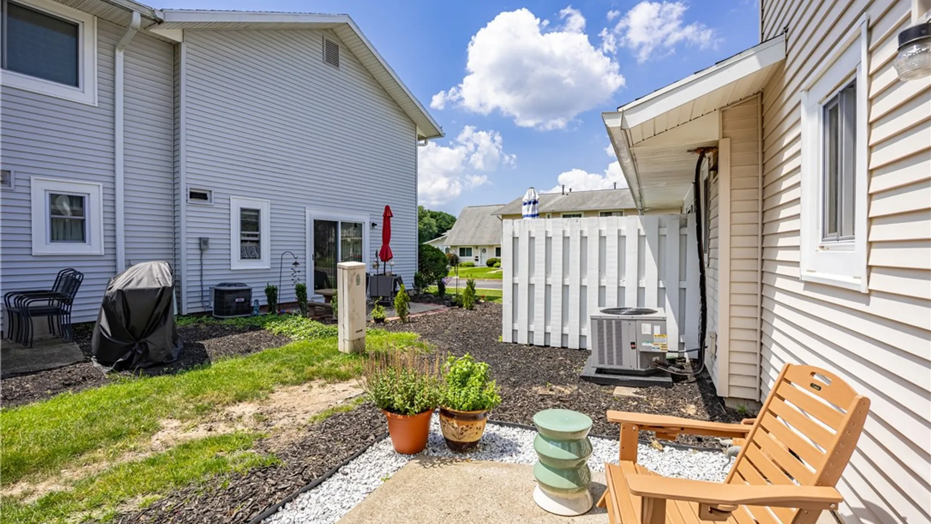 Property at 678 Eastbrooke Lane, Brighton, NY 14618 7