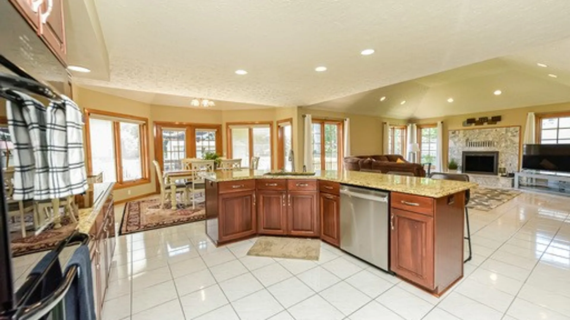 Property at 574 Melwood Drive, Greece, NY 14626 11
