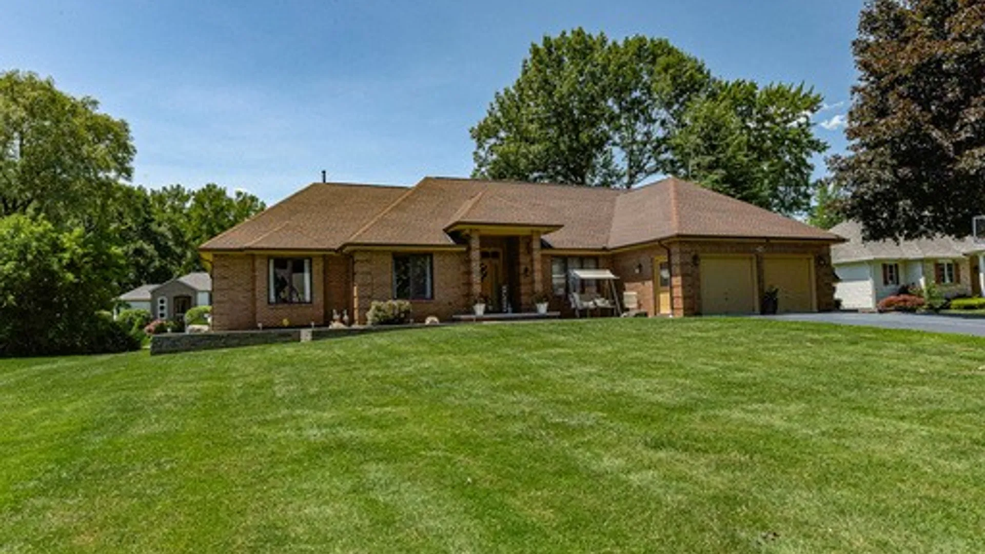Property at 574 Melwood Drive, Greece, NY 14626 2