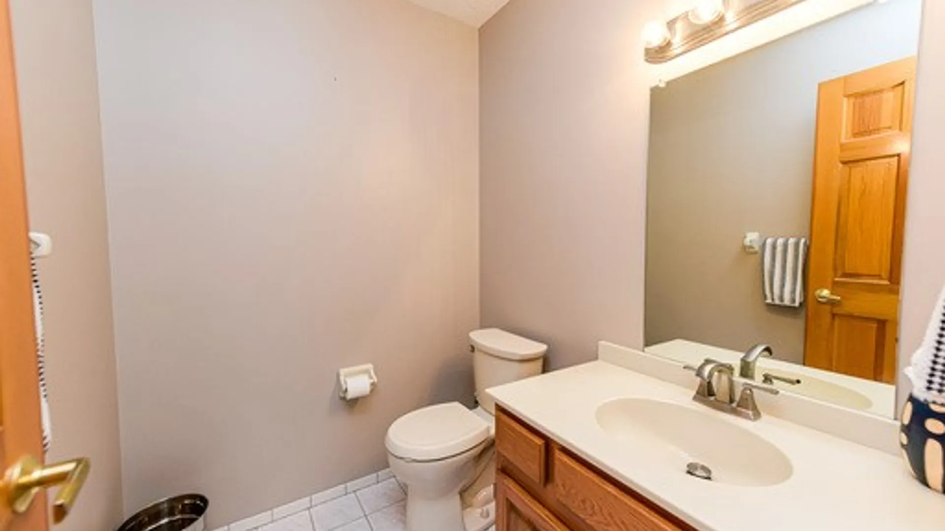 Property at 574 Melwood Drive, Greece, NY 14626 22
