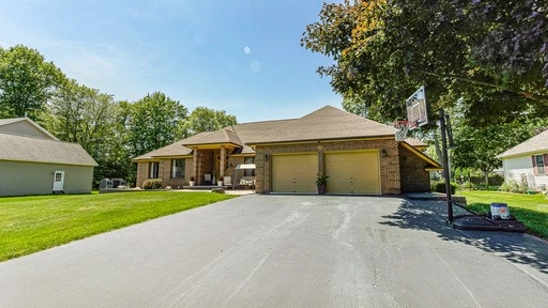 Property at 574 Melwood Drive, Greece, NY 14626 3