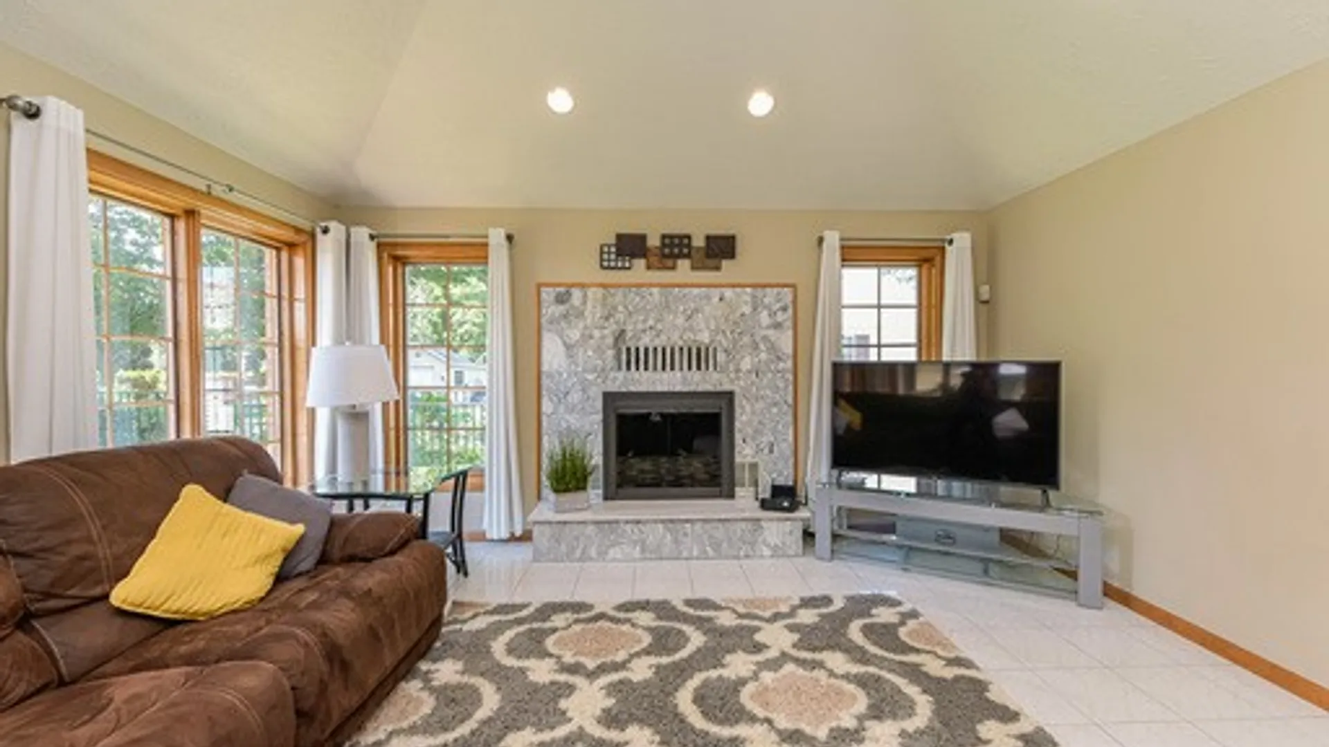 Property at 574 Melwood Drive, Greece, NY 14626 8