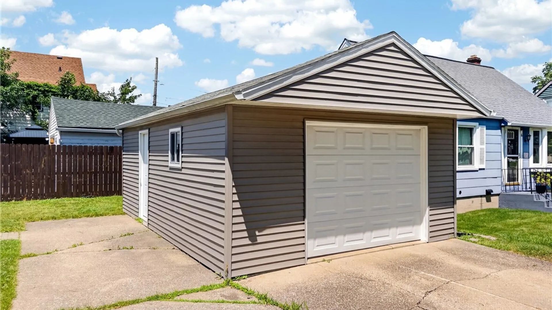 Property at 831 Beach Road, Cheektowaga, NY 14225 12