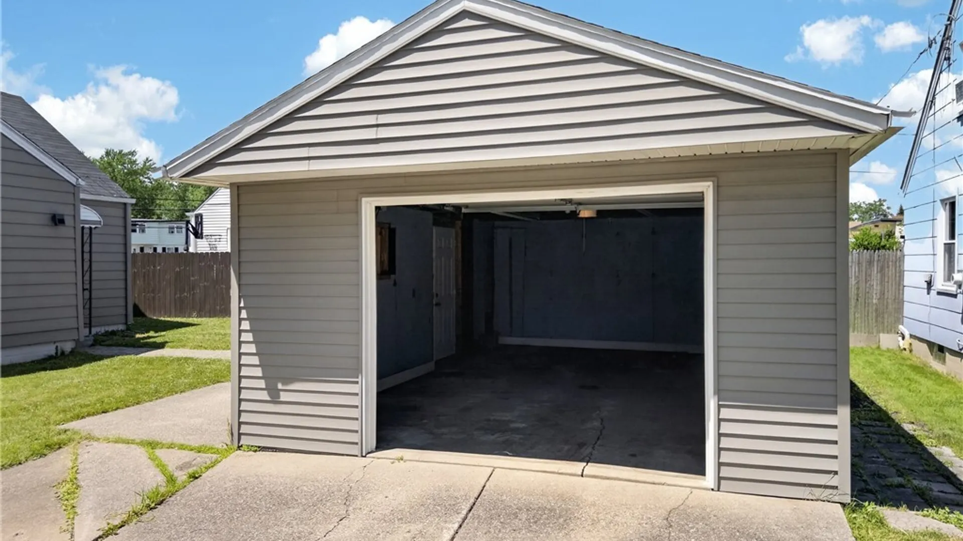Property at 831 Beach Road, Cheektowaga, NY 14225 13