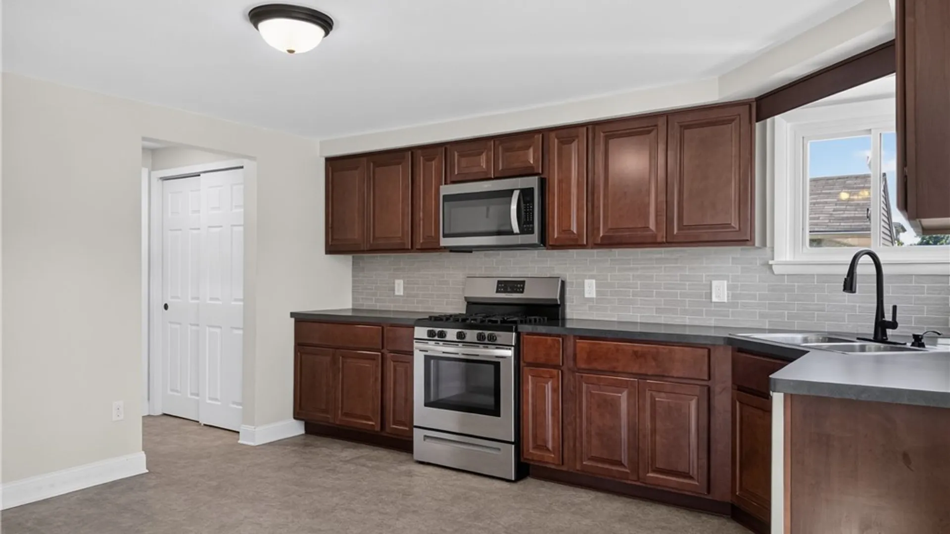 Property at 831 Beach Road, Cheektowaga, NY 14225 22