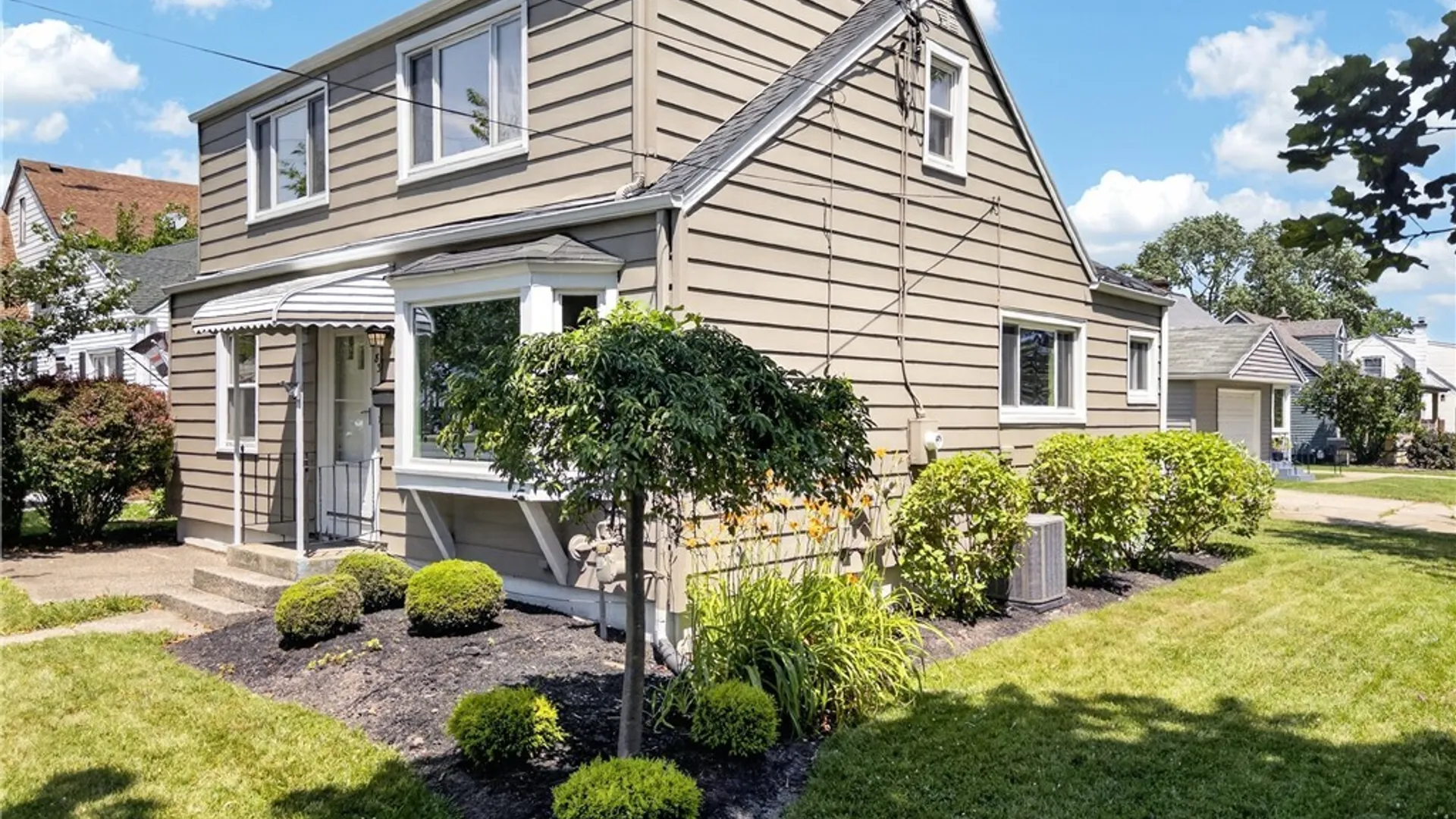 Property at 831 Beach Road, Cheektowaga, NY 14225 5