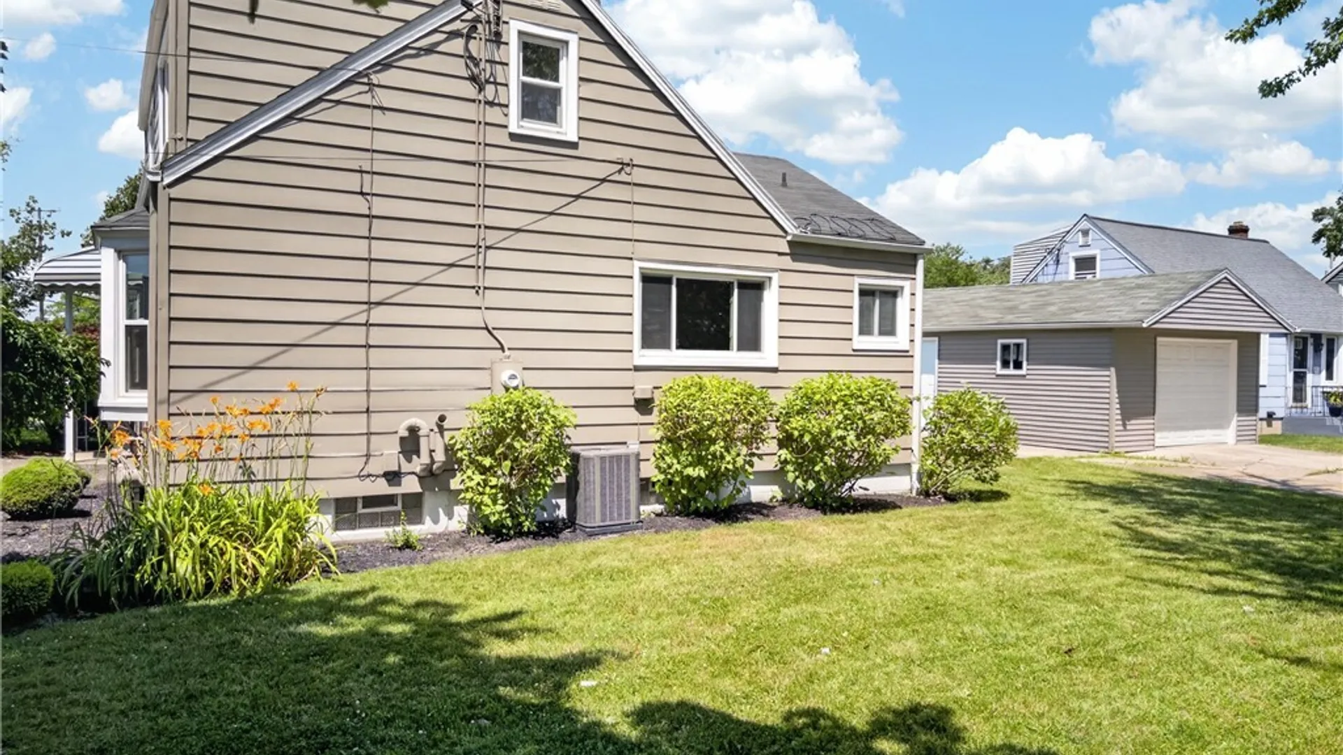 Property at 831 Beach Road, Cheektowaga, NY 14225 7