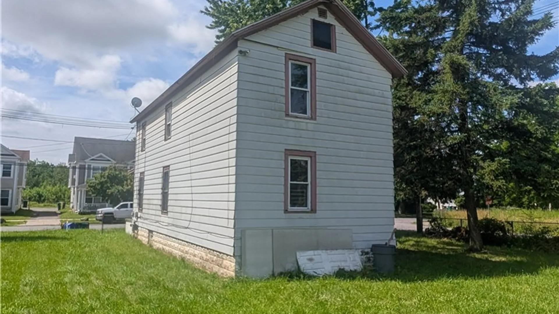 Property at 1304 Centre Avenue, Niagara Falls, NY 14305 6