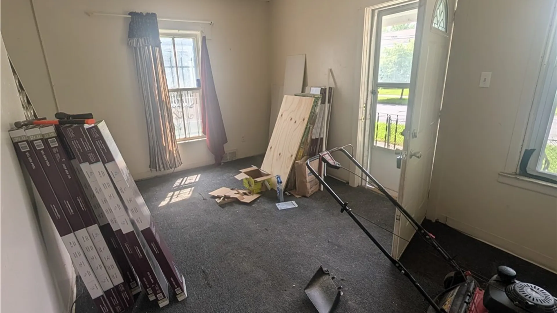 Property at 1304 Centre Avenue, Niagara Falls, NY 14305 8