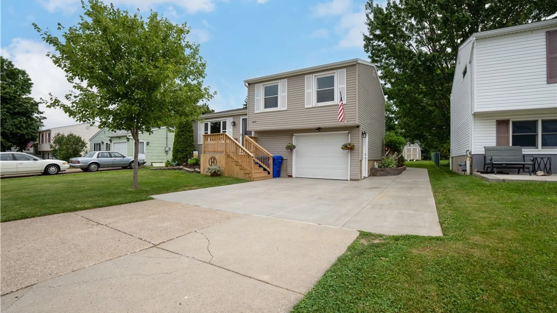 Property at 4252 Glenwillow Drive, Hamburg, NY 14075 3