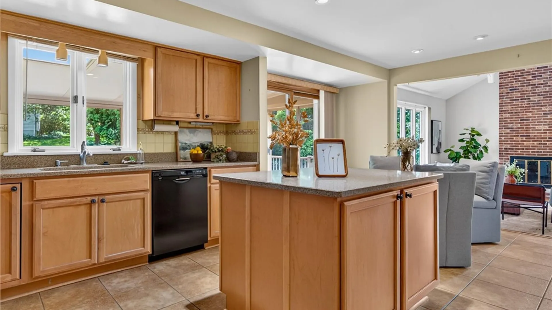 Property at 10 Burnley Rise, Perinton, NY 14534 13