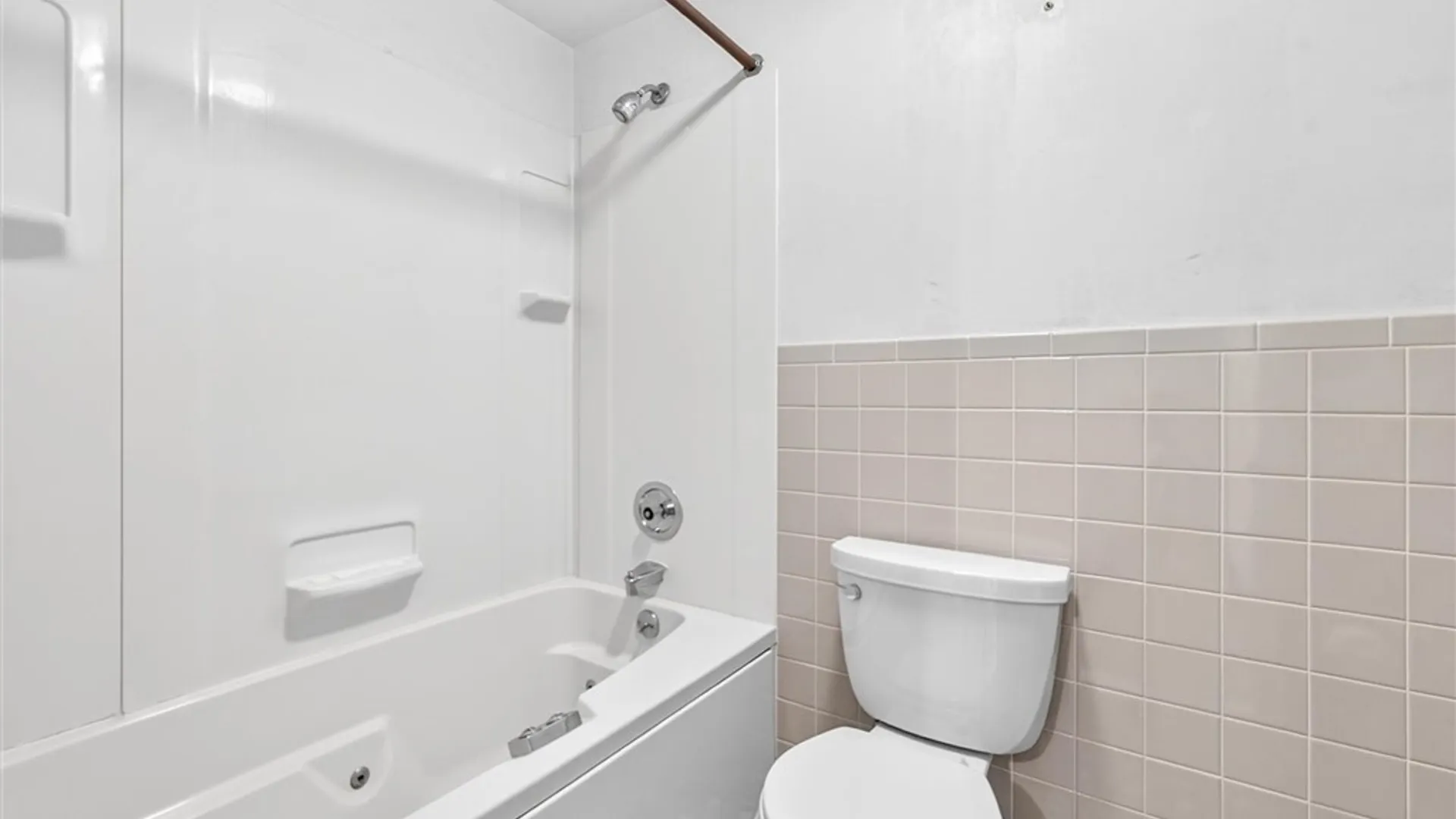 Property at 10 Burnley Rise, Perinton, NY 14534 28