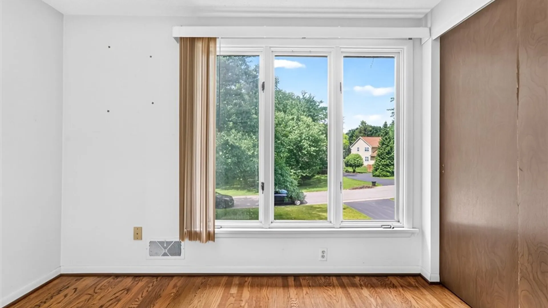 Property at 10 Burnley Rise, Perinton, NY 14534 31