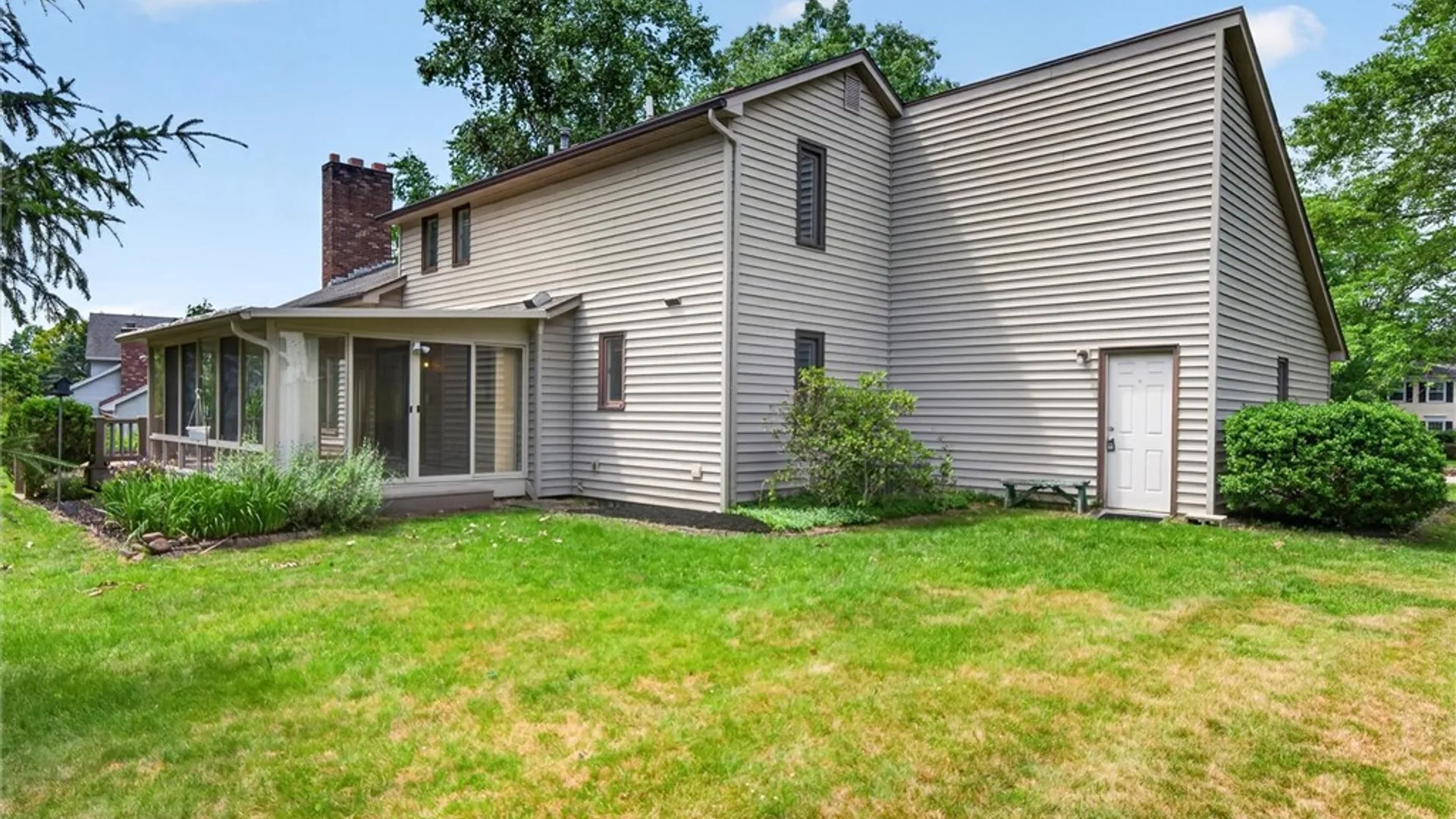 Property at 10 Burnley Rise, Perinton, NY 14534 40