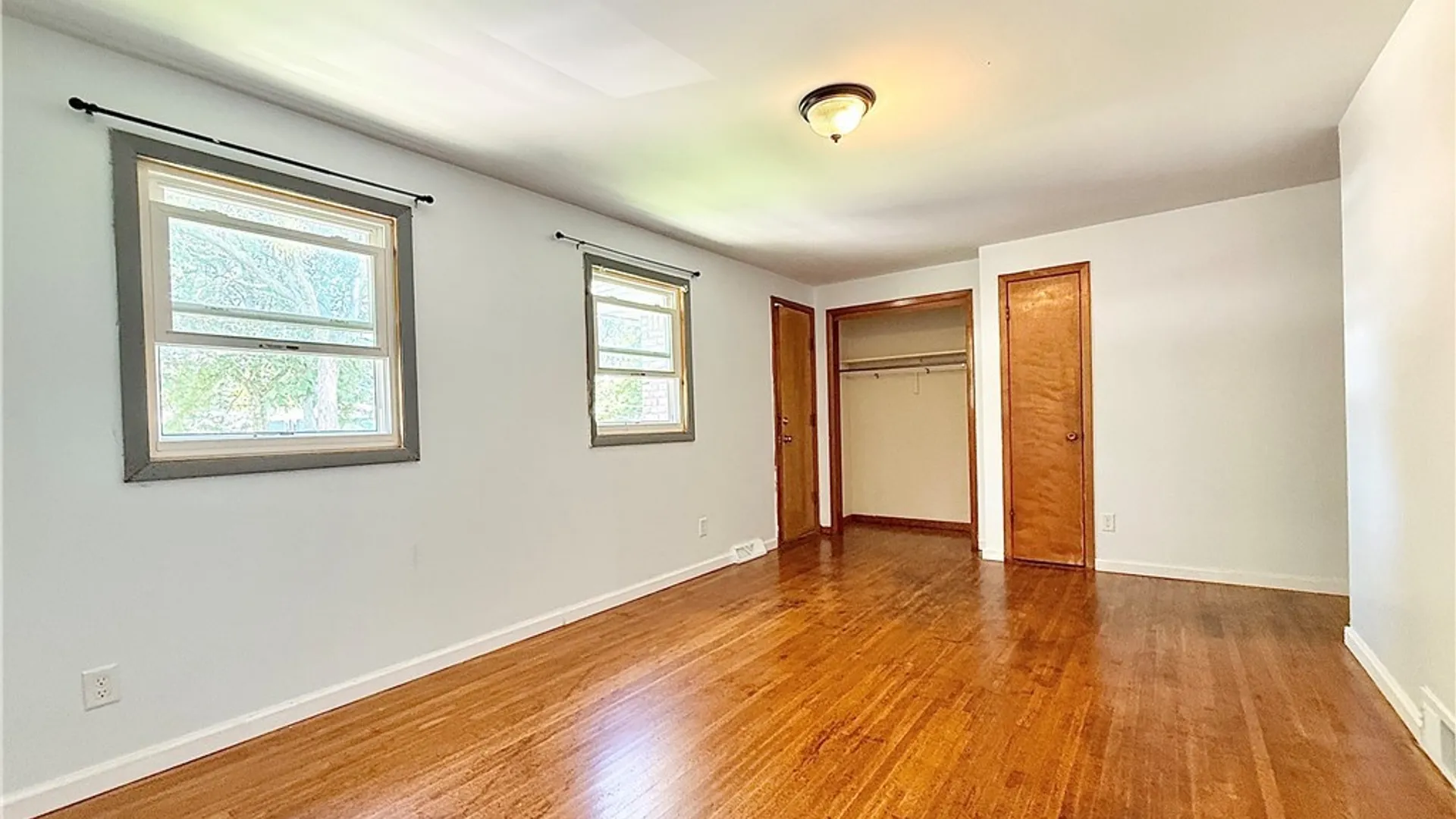 Property at 90 E Summerset Lane, Amherst, NY 14228 14