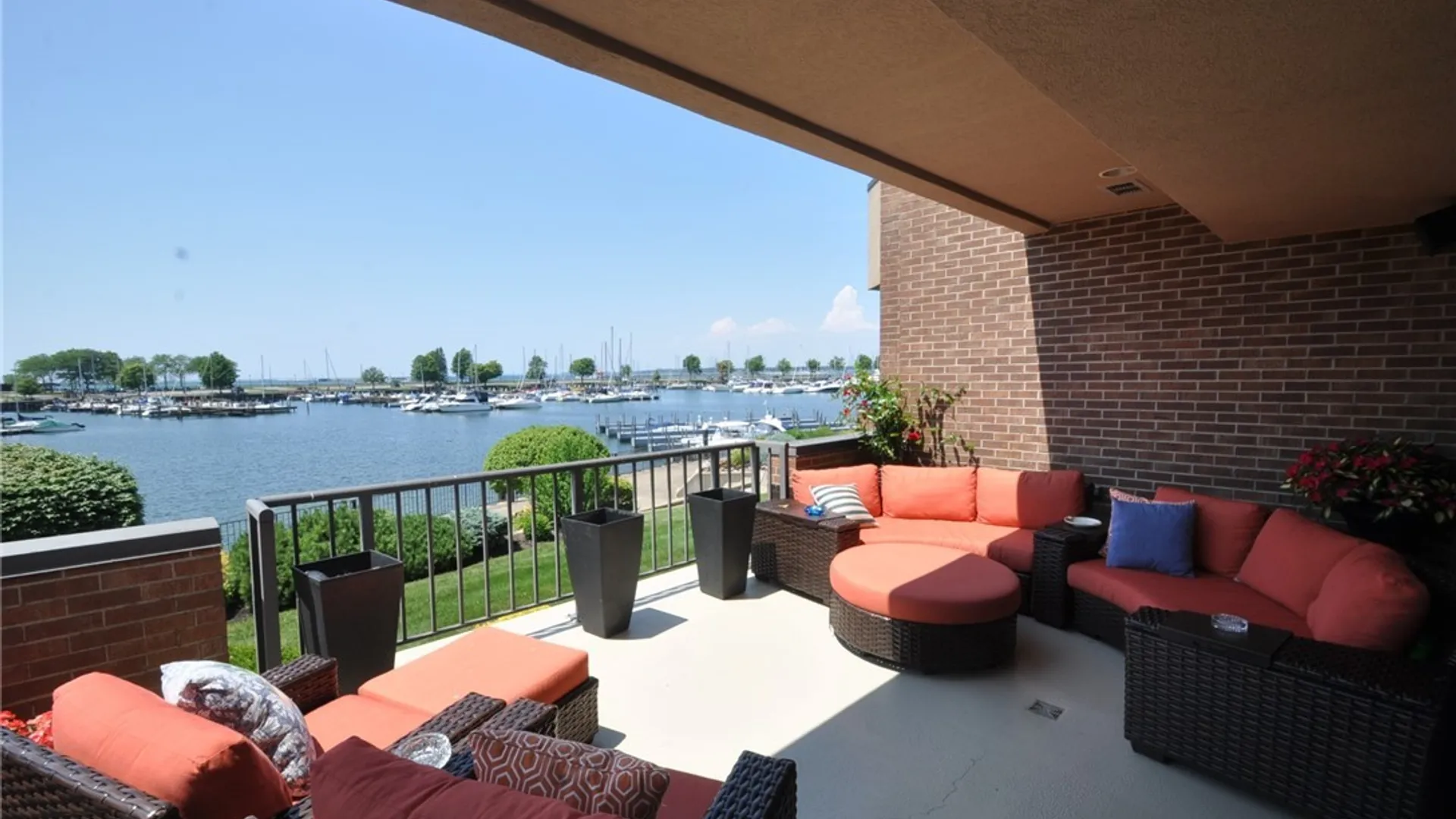 Property at 40 Waterfront Circle, Buffalo, NY 14202 12