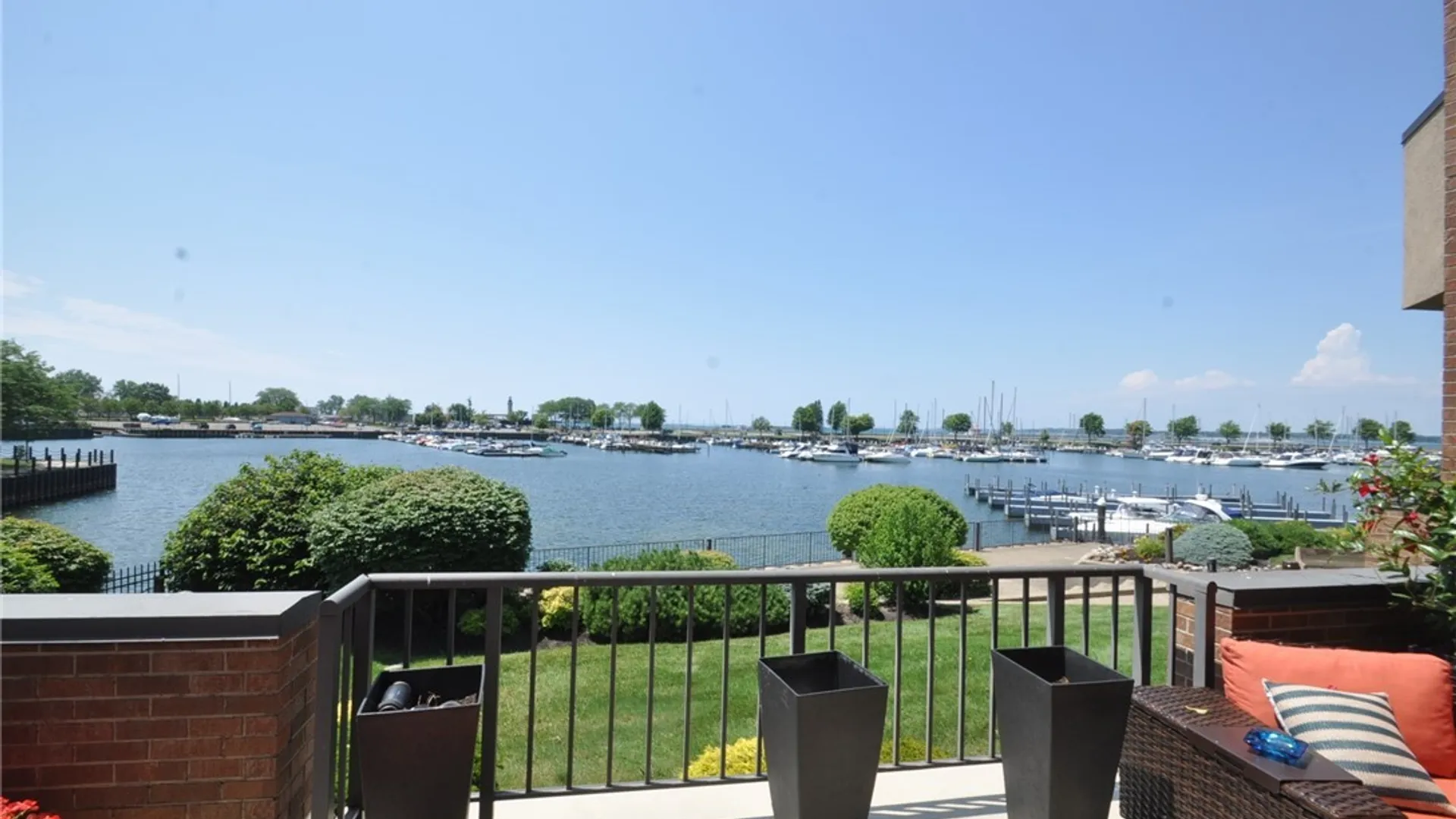 Property at 40 Waterfront Circle, Buffalo, NY 14202 13