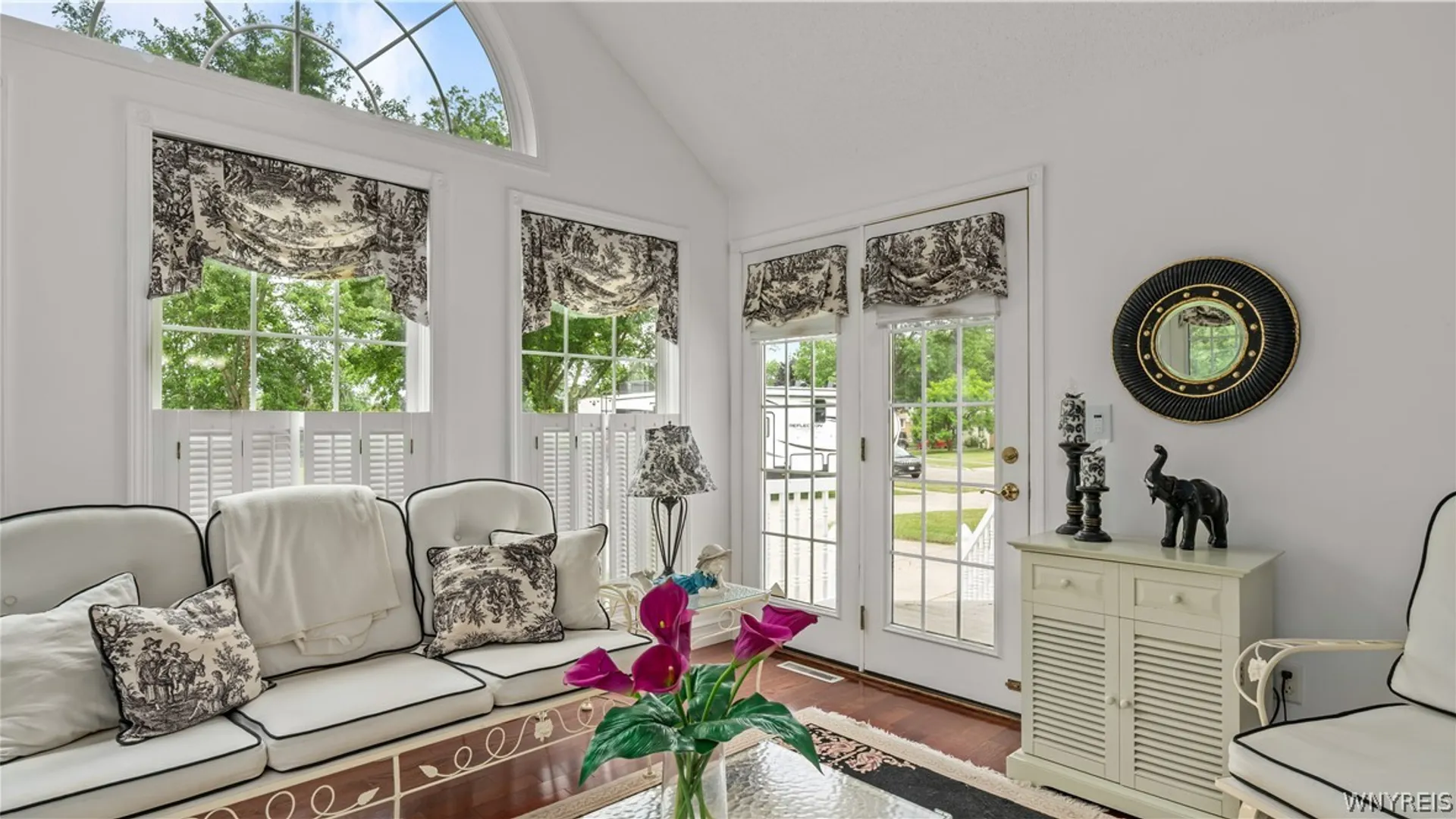 Property at 25 Elmsford Drive, West Seneca, NY 14224 10