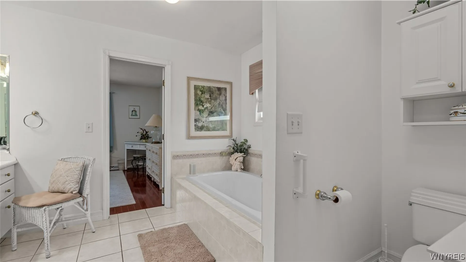 Property at 25 Elmsford Drive, West Seneca, NY 14224 24