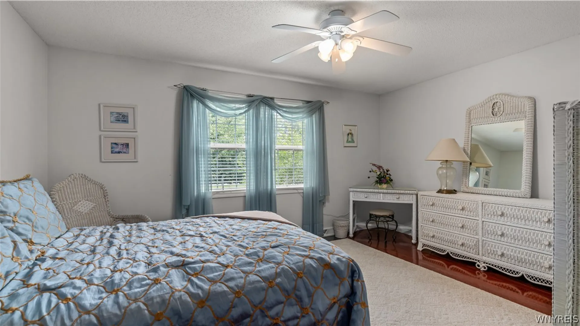Property at 25 Elmsford Drive, West Seneca, NY 14224 27