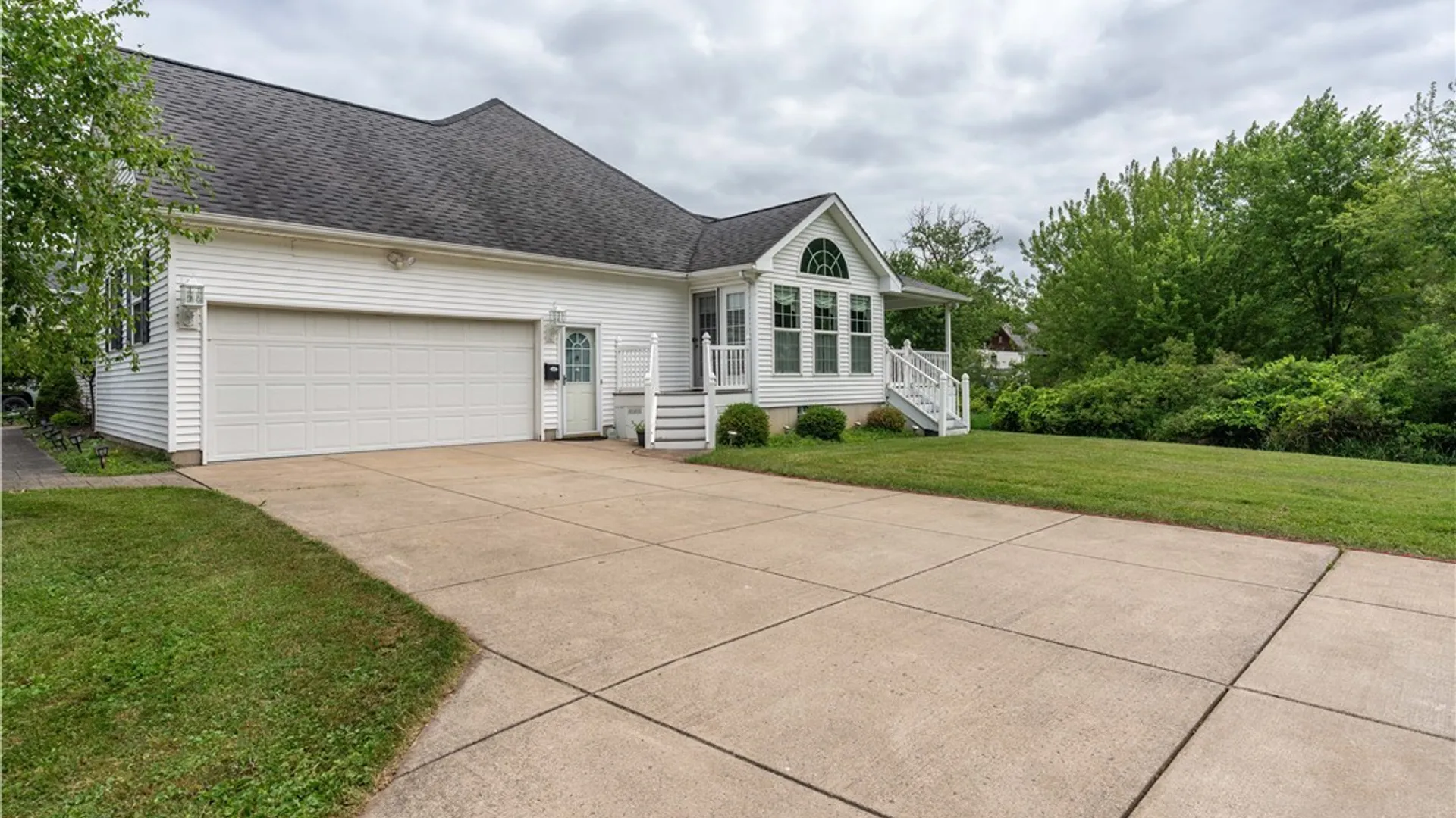 Property at 25 Elmsford Drive, West Seneca, NY 14224 37