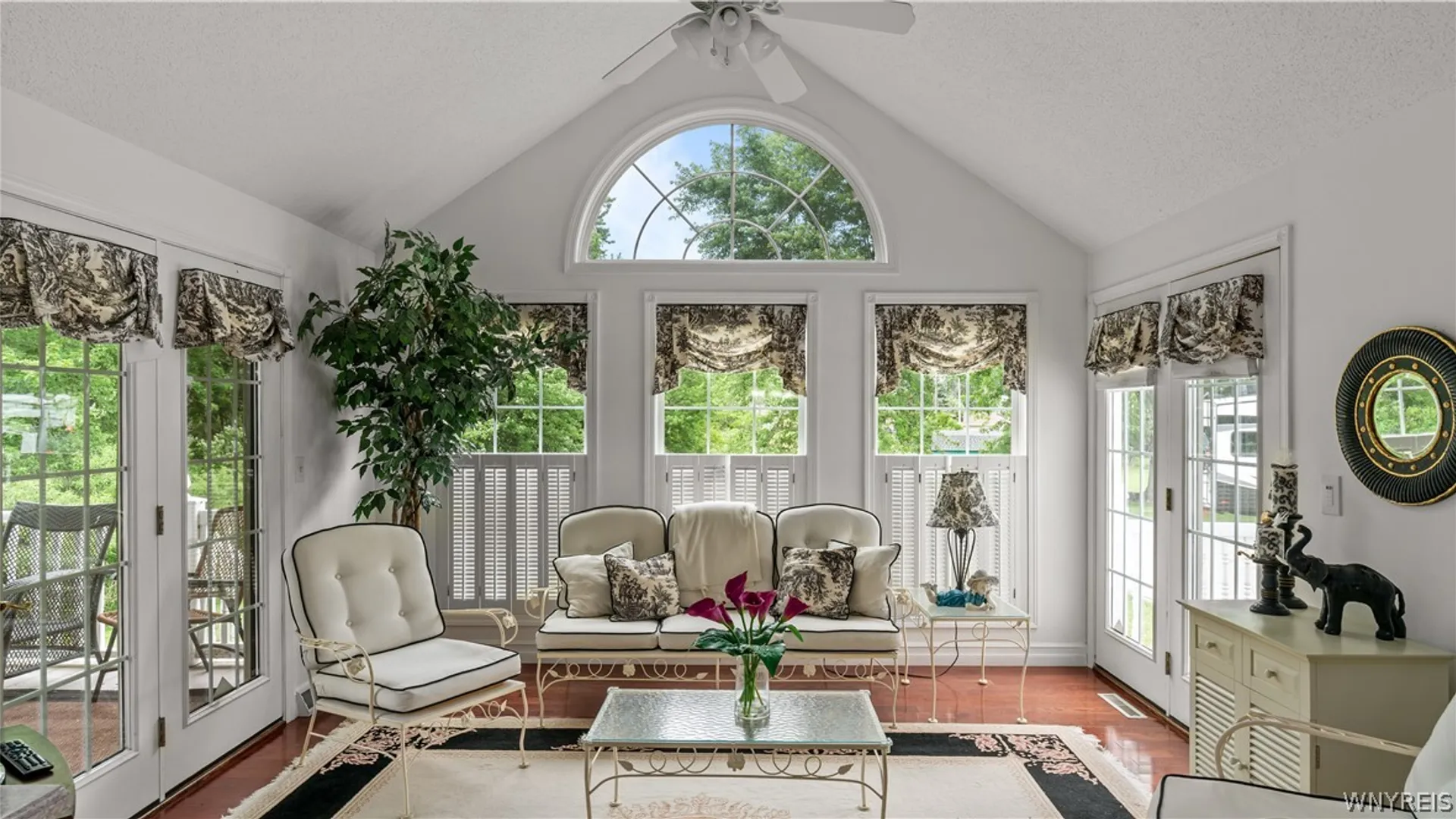 Property at 25 Elmsford Drive, West Seneca, NY 14224 9