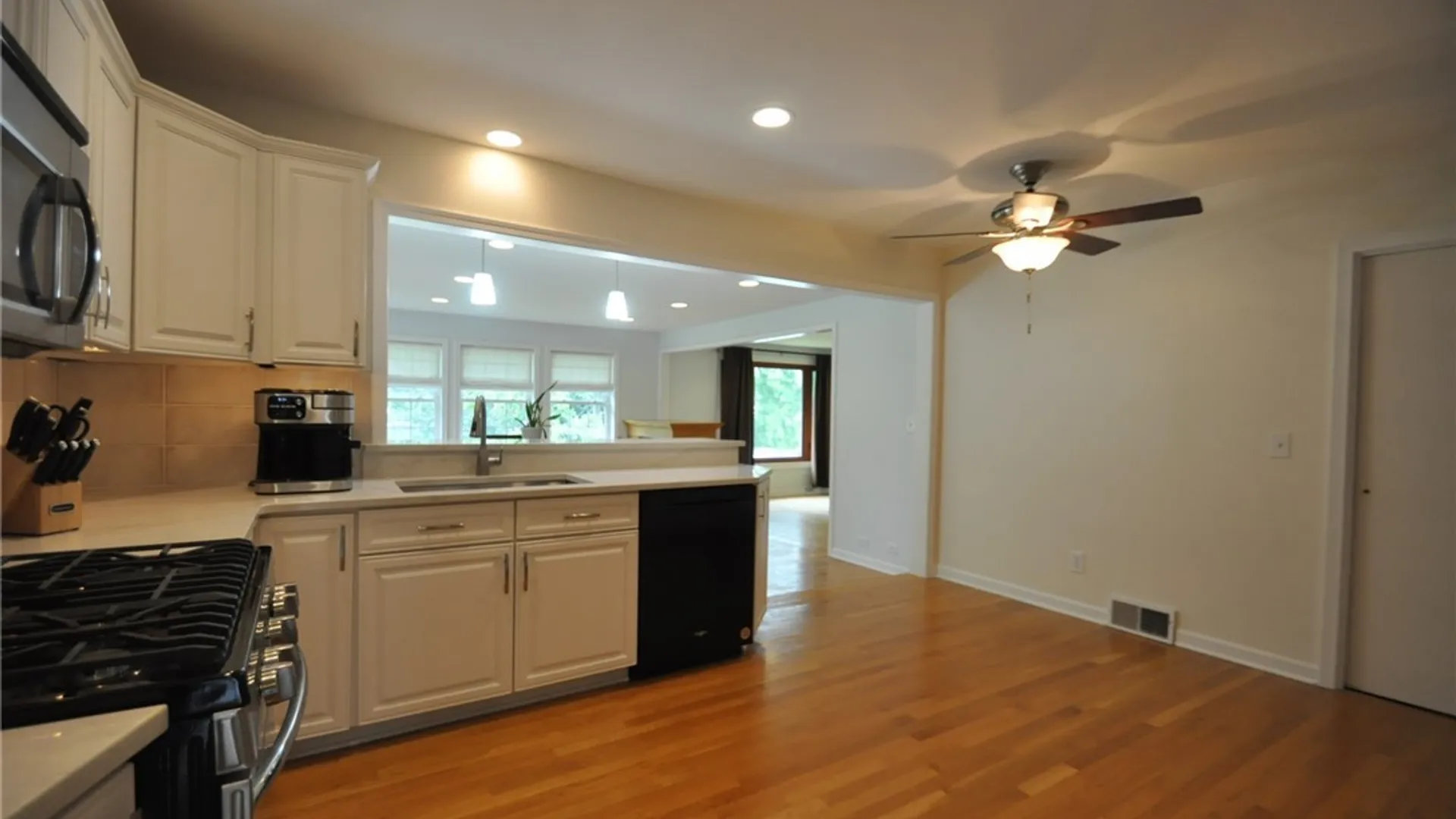 Property at 58 Ivyhurst Road, Amherst, NY 14226 12