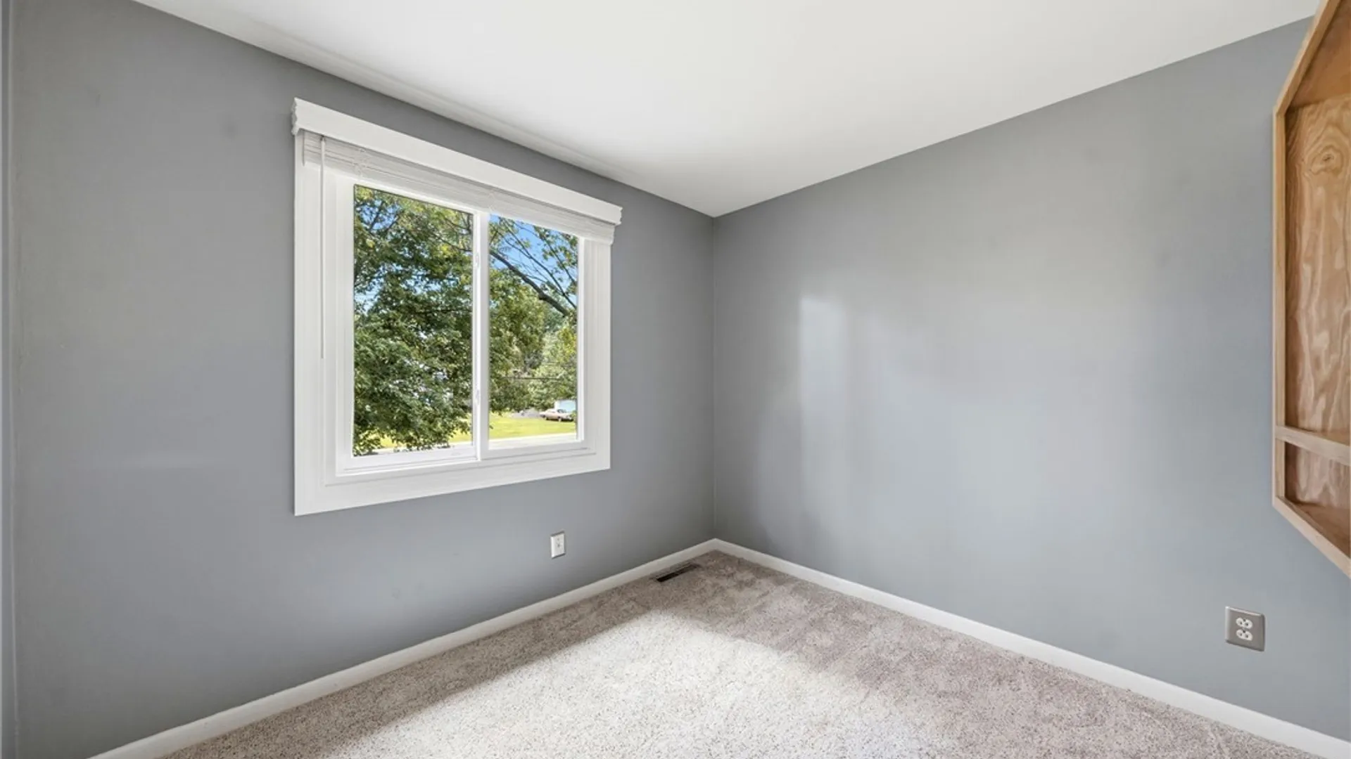 Property at 151 Charlesgate Circle, Amherst, NY 14051 17