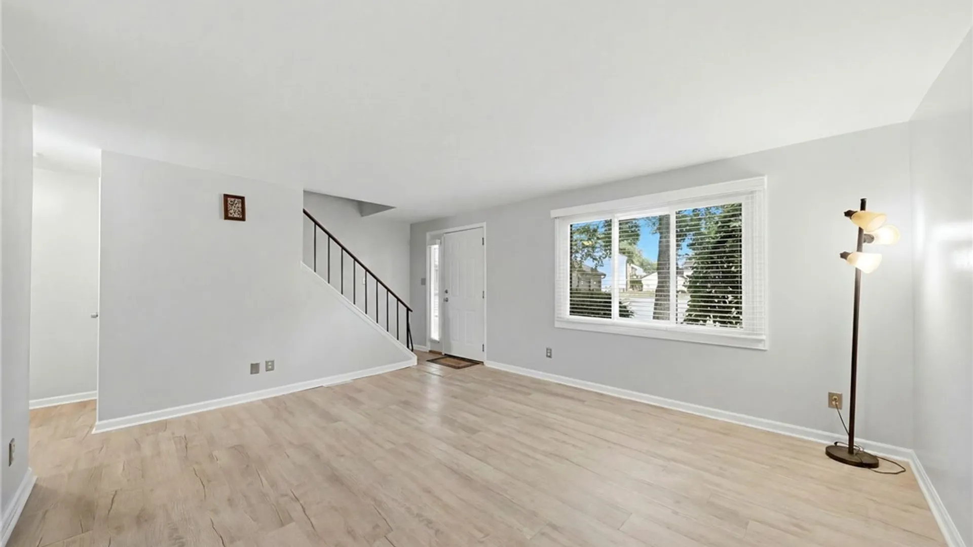 Property at 151 Charlesgate Circle, Amherst, NY 14051 4