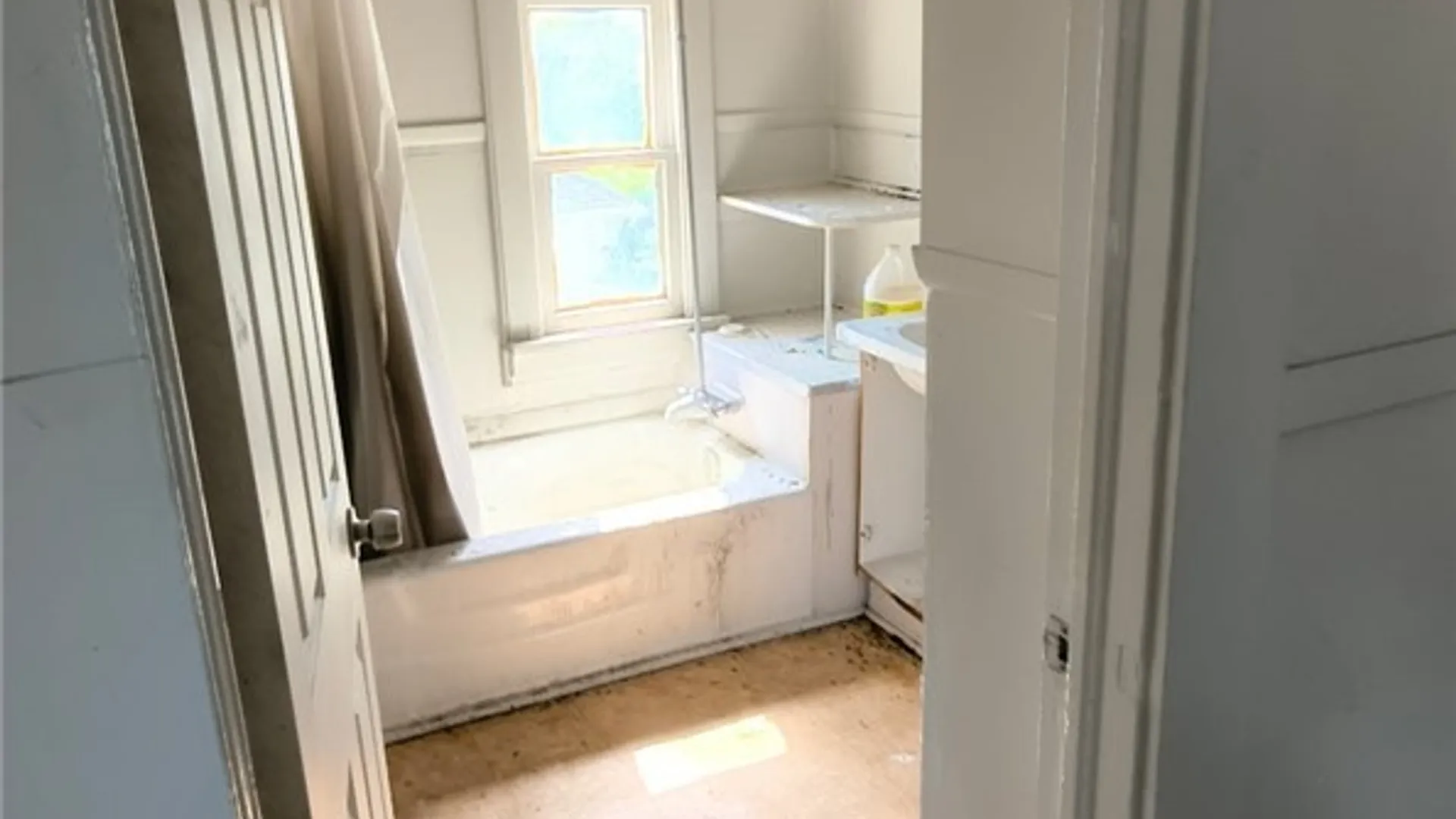 Property at 135 Schiller St, Buffalo, NY 14206 15