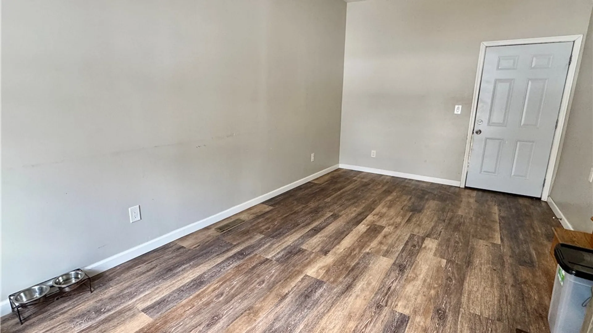 Property at 15 Woodlawn Avenue, Utica, NY 13501 16