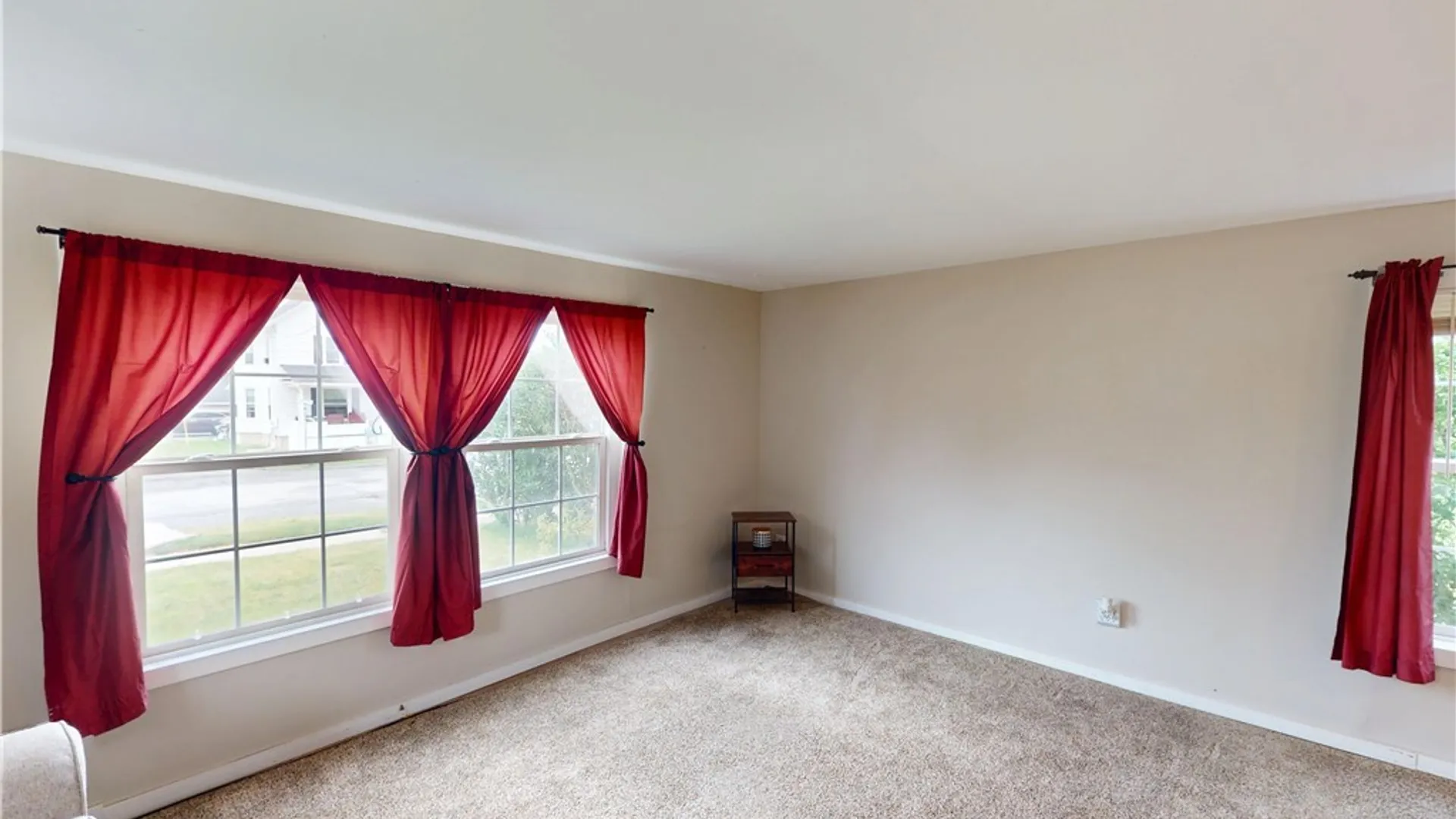 Property at 26 Vernon St, Royalton, NY 14105 4