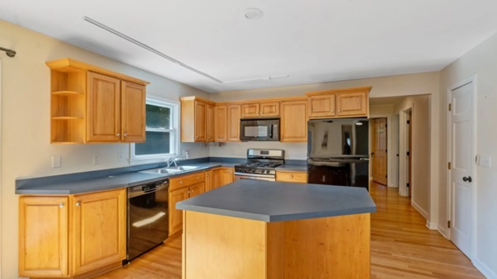 Property at 25 Franklin Avenue, Oswego, NY 13126 12