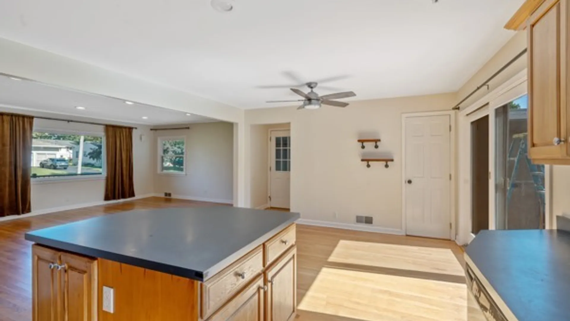 Property at 25 Franklin Avenue, Oswego, NY 13126 14