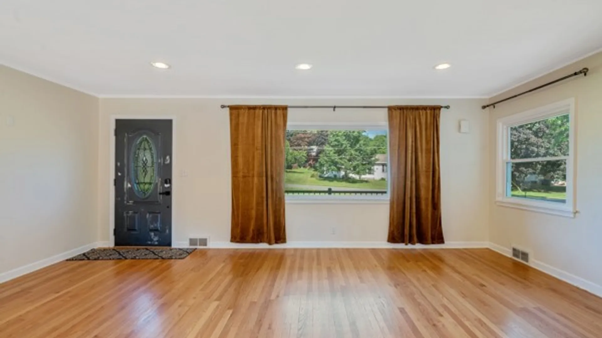 Property at 25 Franklin Avenue, Oswego, NY 13126 7